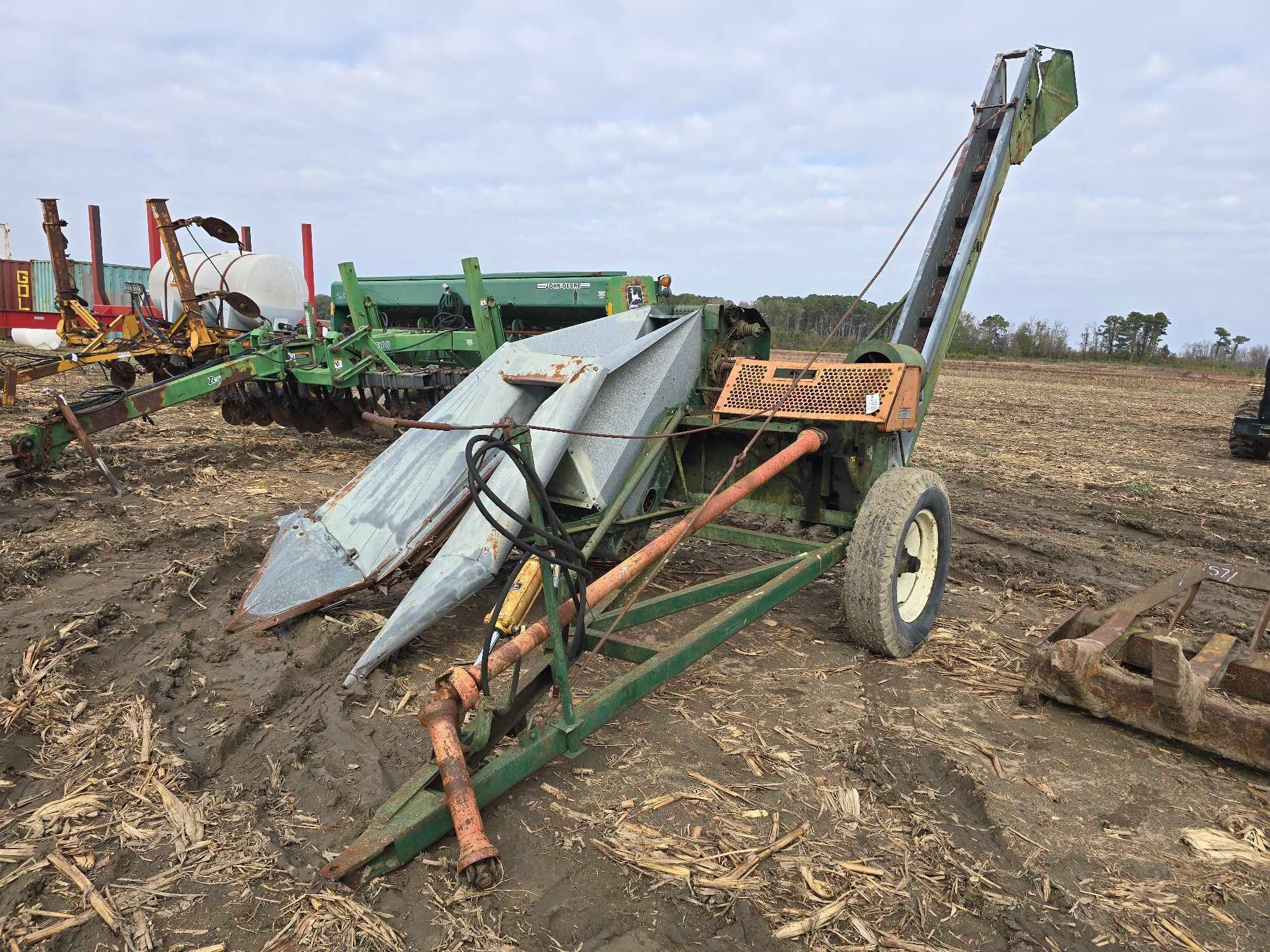 NEW IDEA 1 ROW CORN PICKER W/HUSKING BED