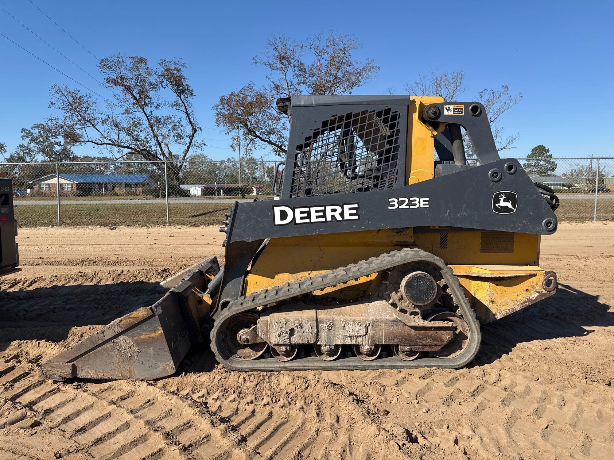 2017 JOHN DEERE 323E SKID STEER