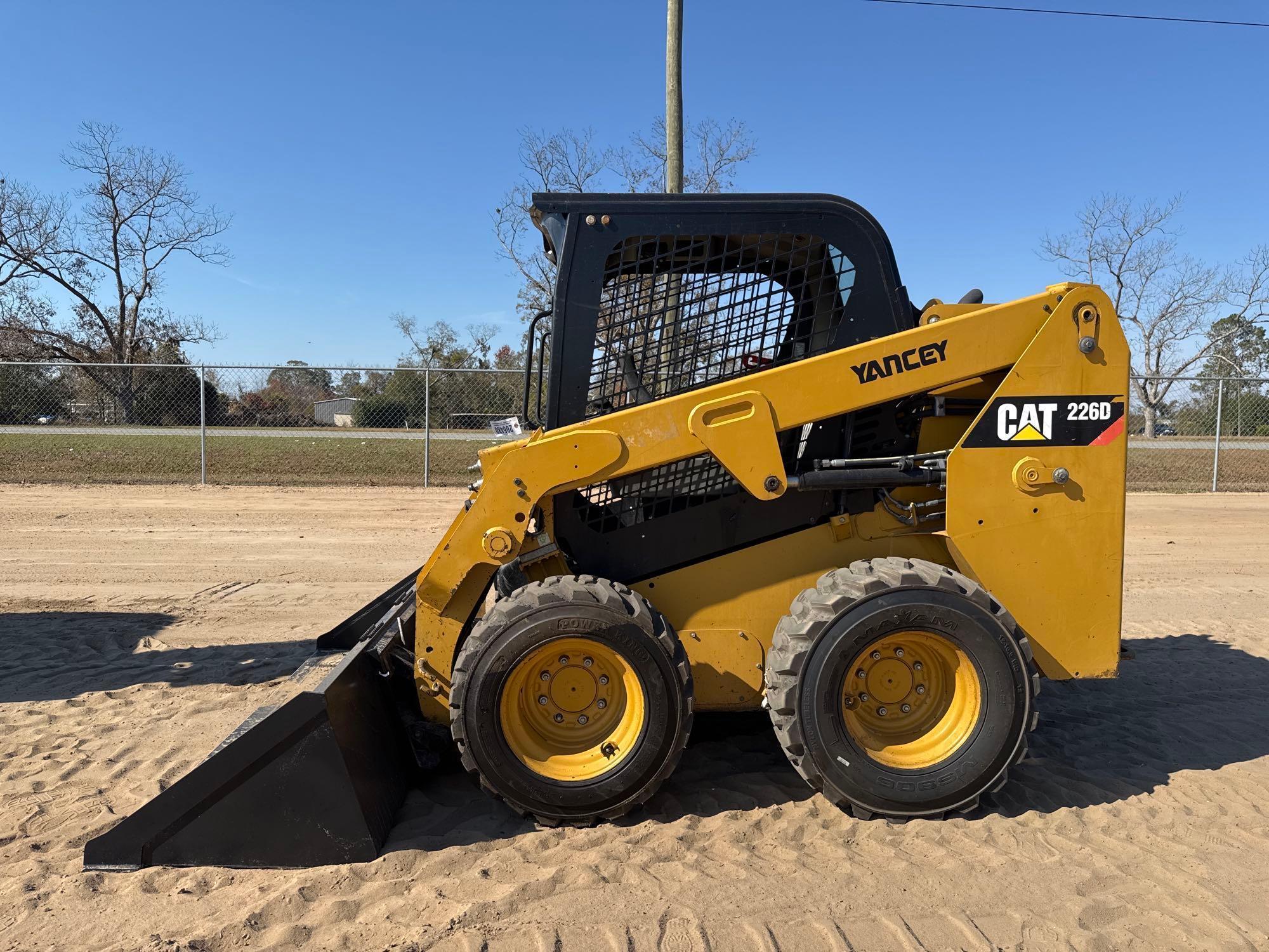 2019 CATERPILLAR 226D SKID STEER