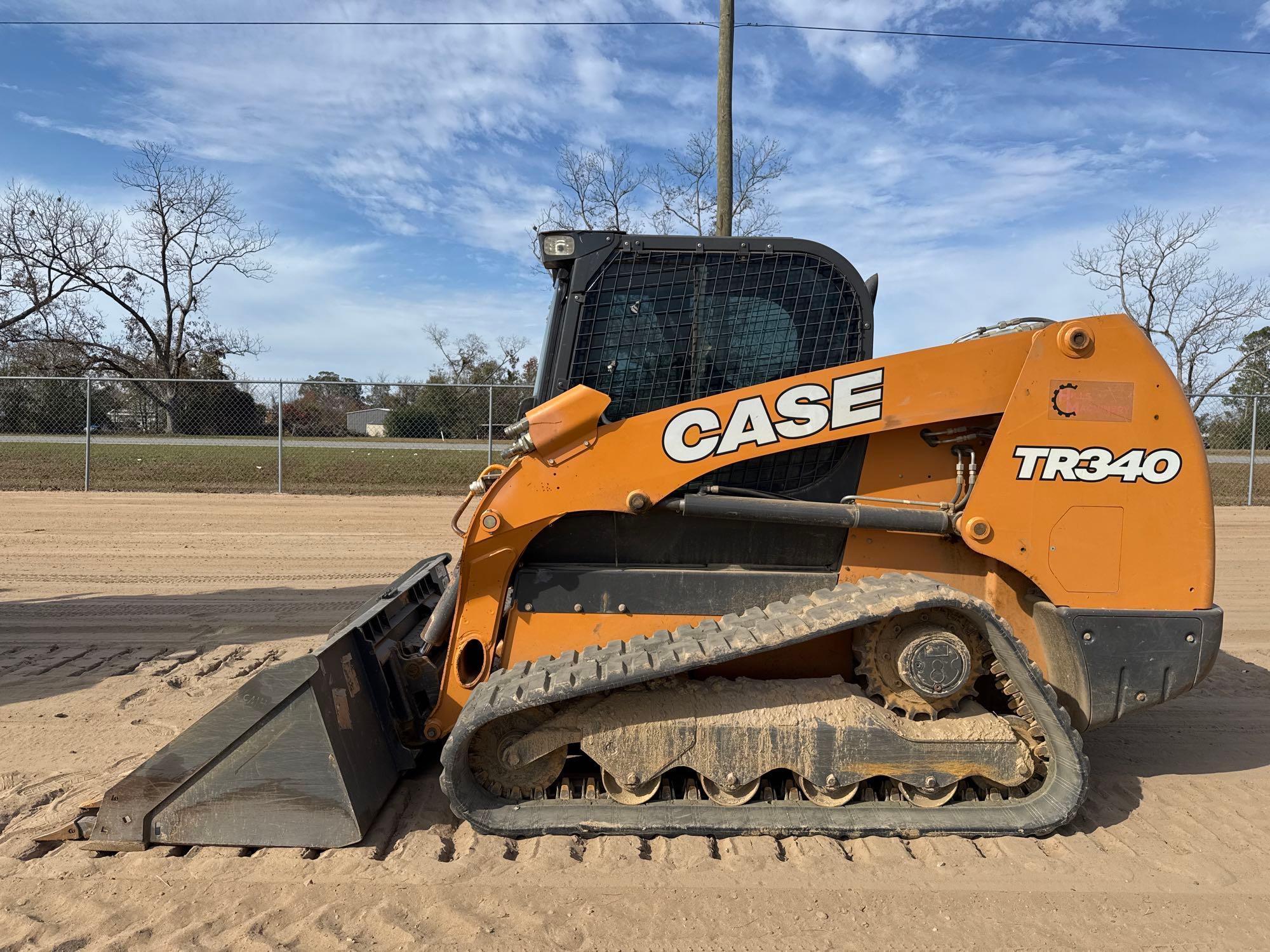 CASE TR340 SKID STEER