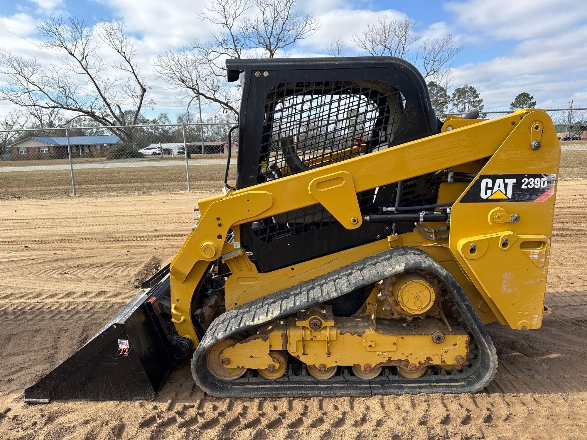 2017 CATERPILLAR 239D SKID STEER