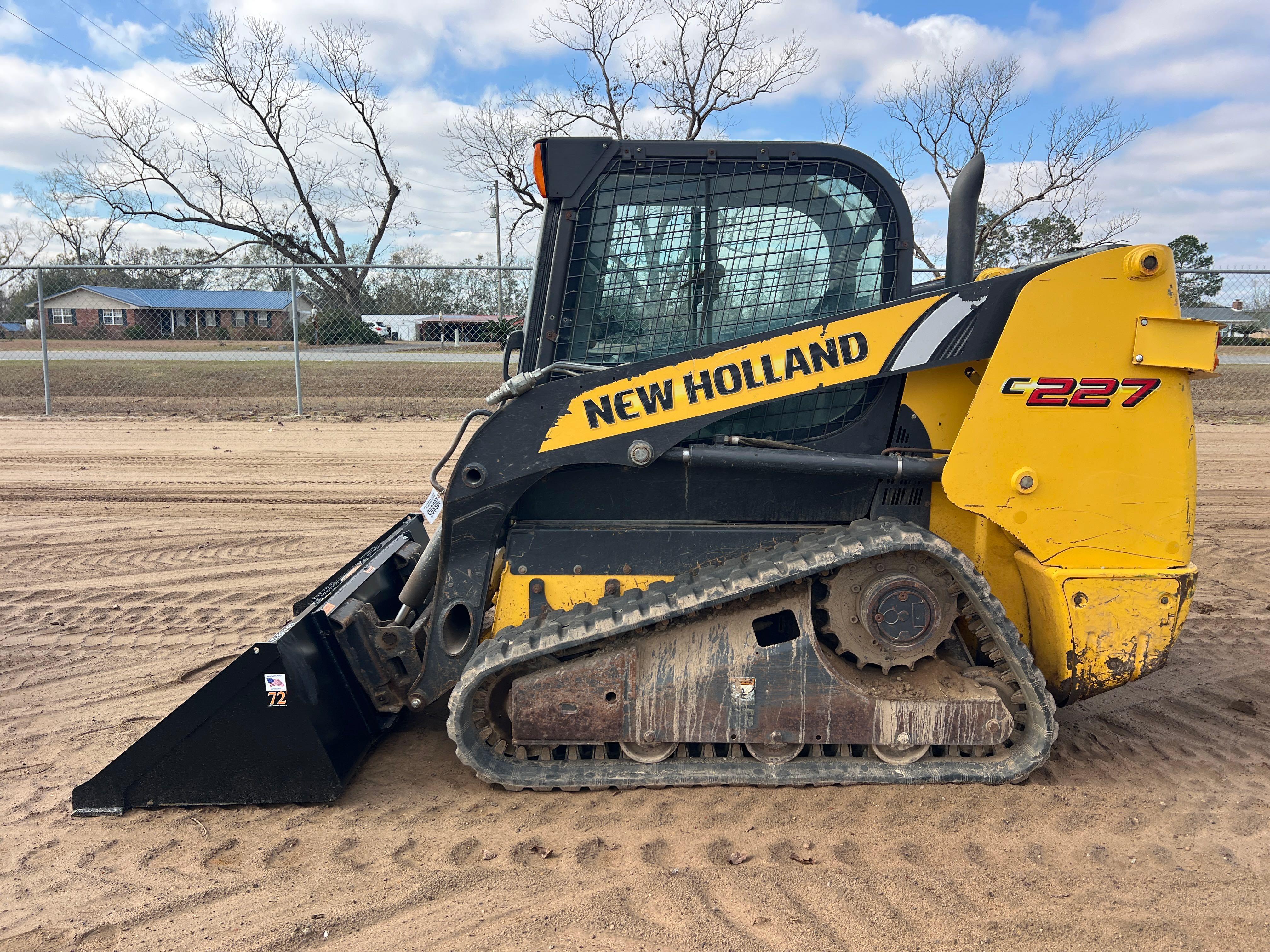2011 NEW HOLLAND C227 SKID STEER