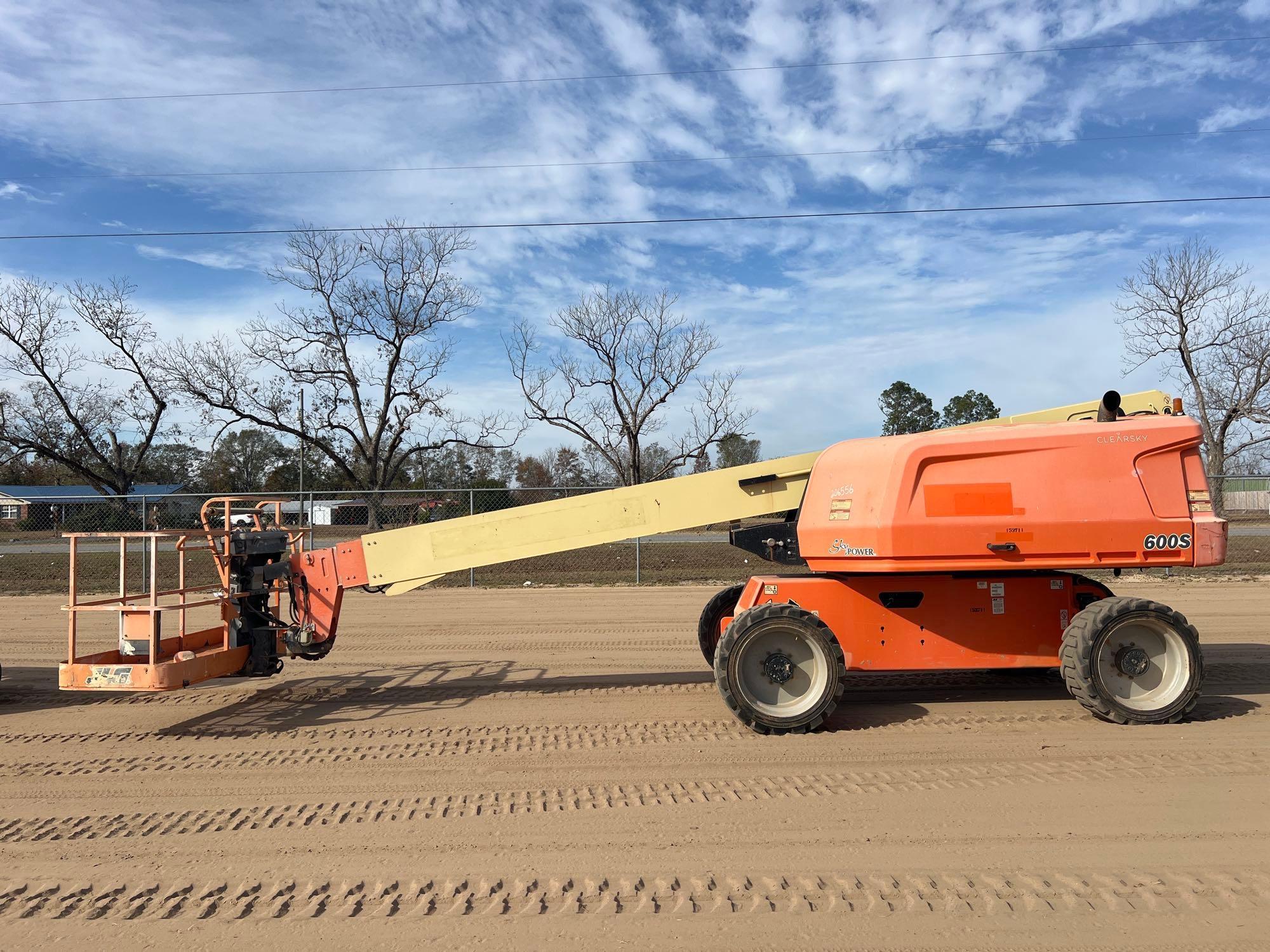 2018 JLG 600S TELESCOPIC BOOM LIFT
