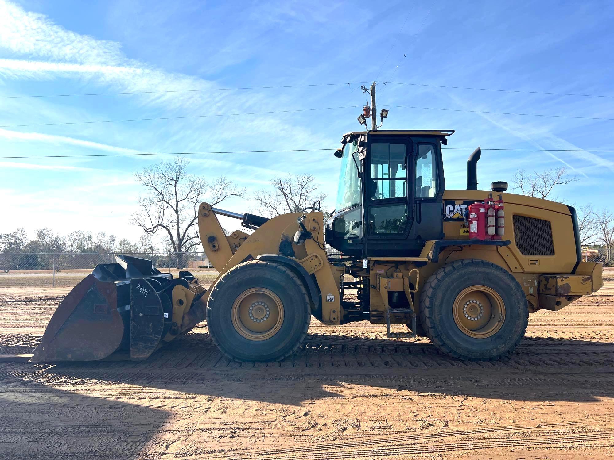 2017 CATERPILLAR 930M WHEEL LOADER