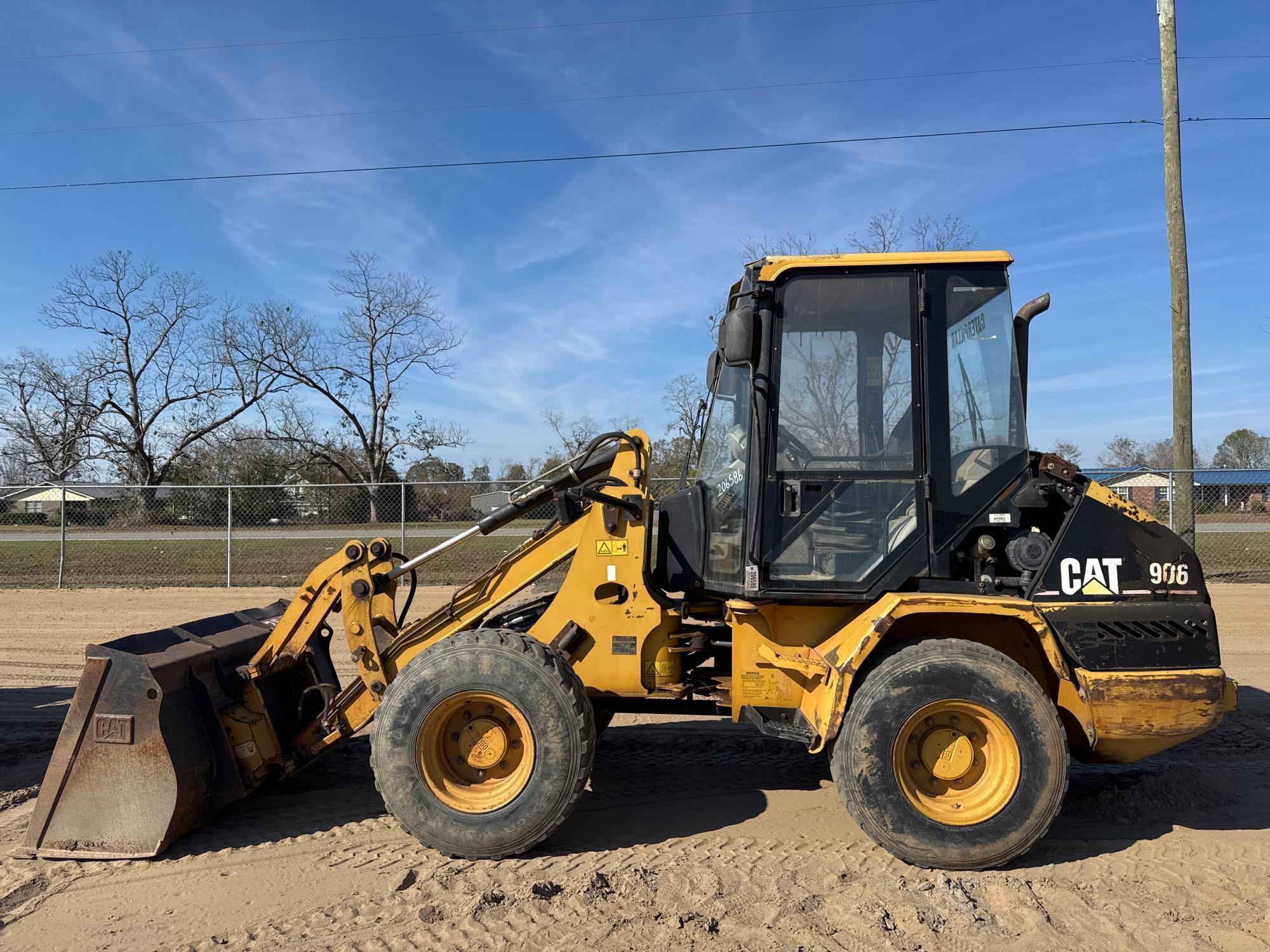 2005 CATERPILLAR 906 WHEEL LOADER