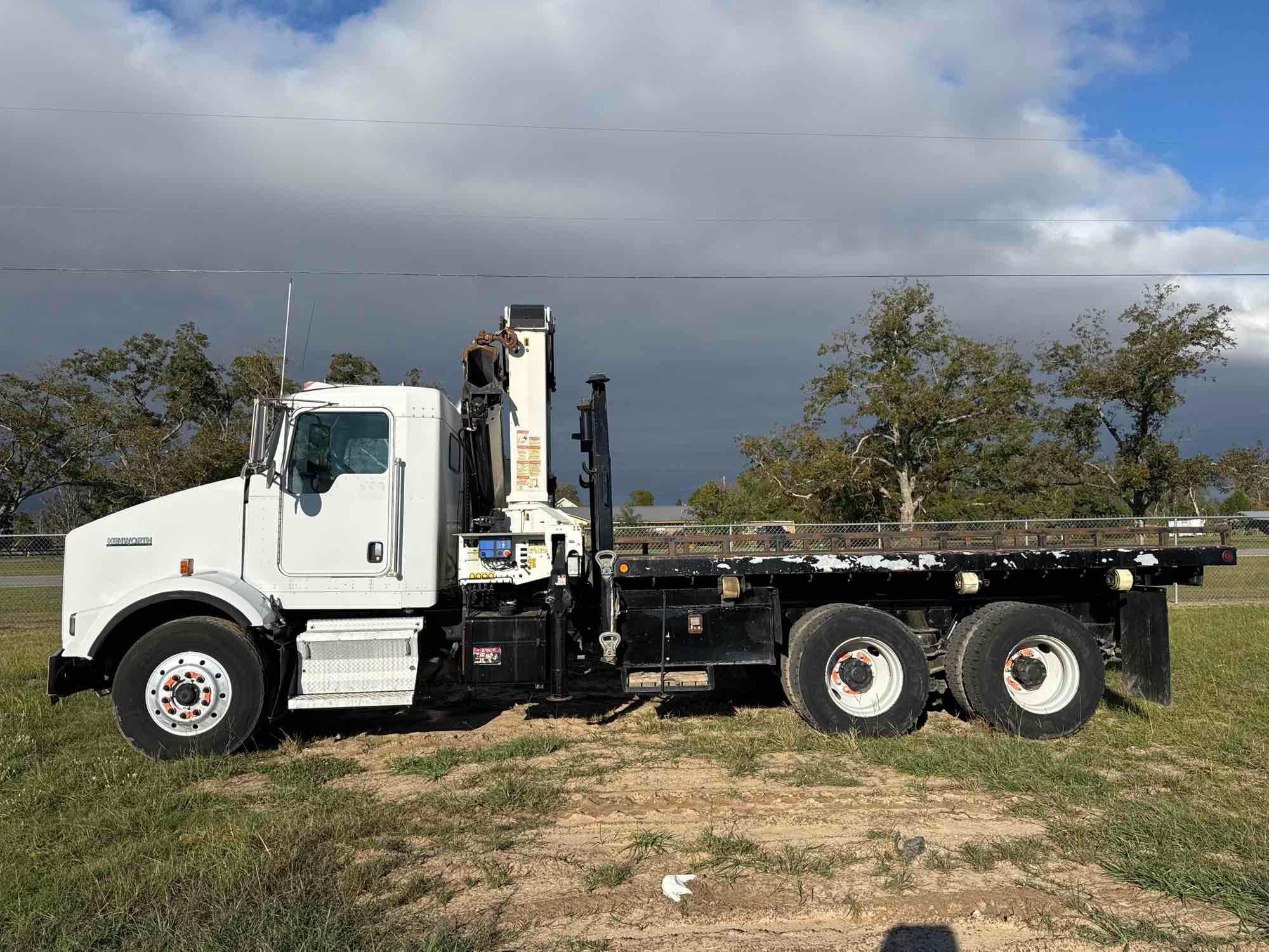 2006 KENWORTH T800 CRANE/DUMP BED TRUCK