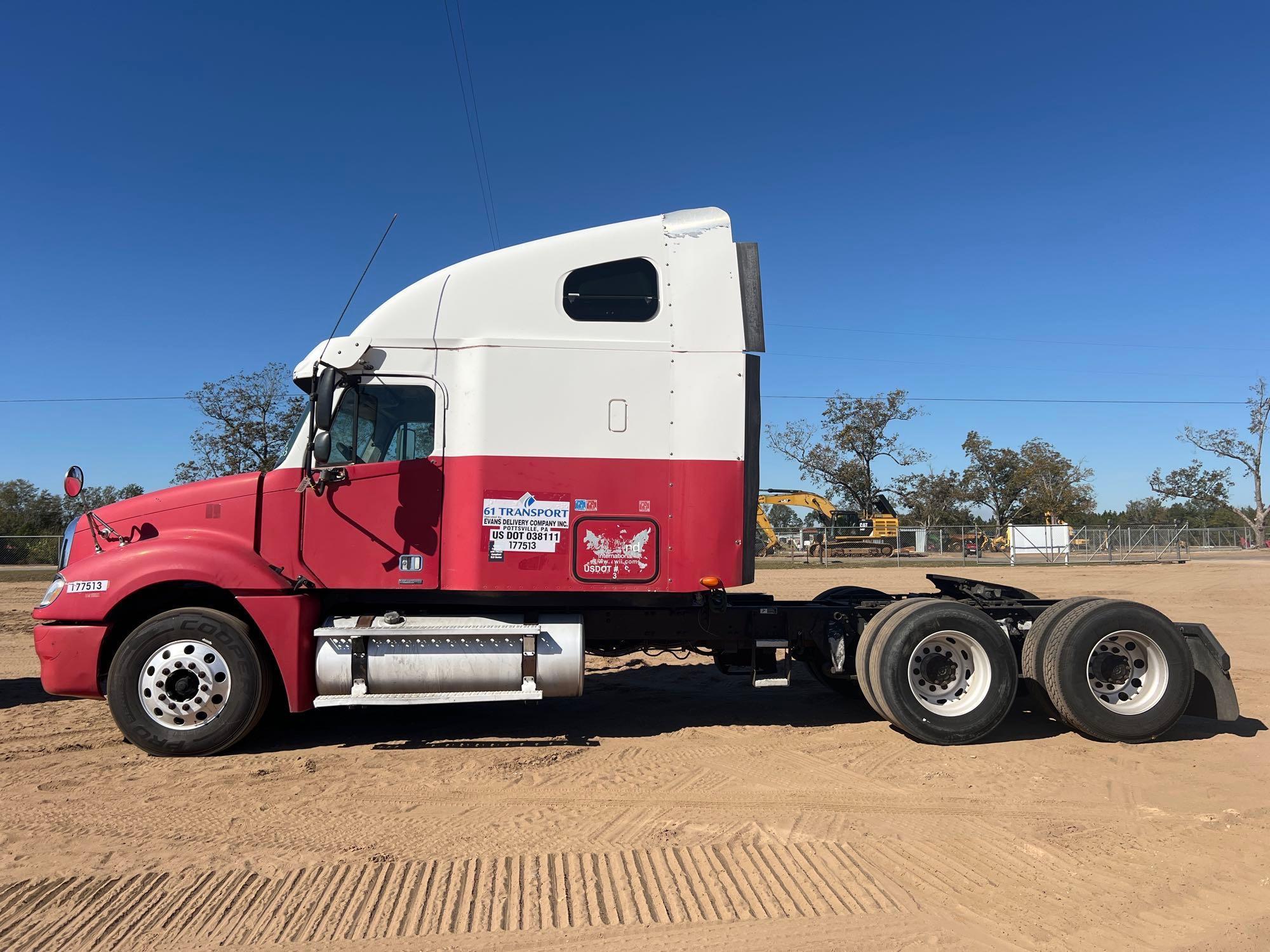 2006 FREIGHTLINER COLUMBIA DBL SLEEPER ROAD TRACTOR