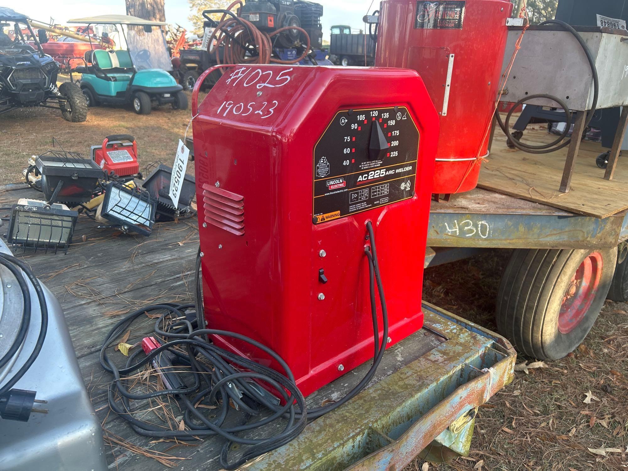 LINCOLN 225 ARC WELDER