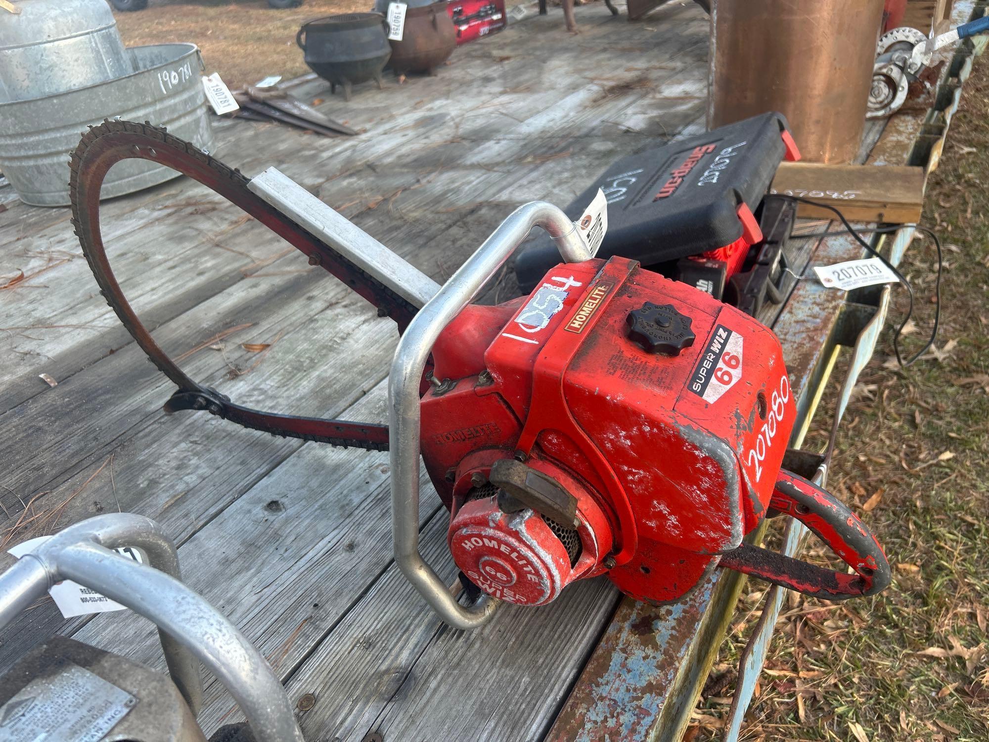 HOMELITE SUPER Wi266 VINTAGE CHAINSAW W/ BOW