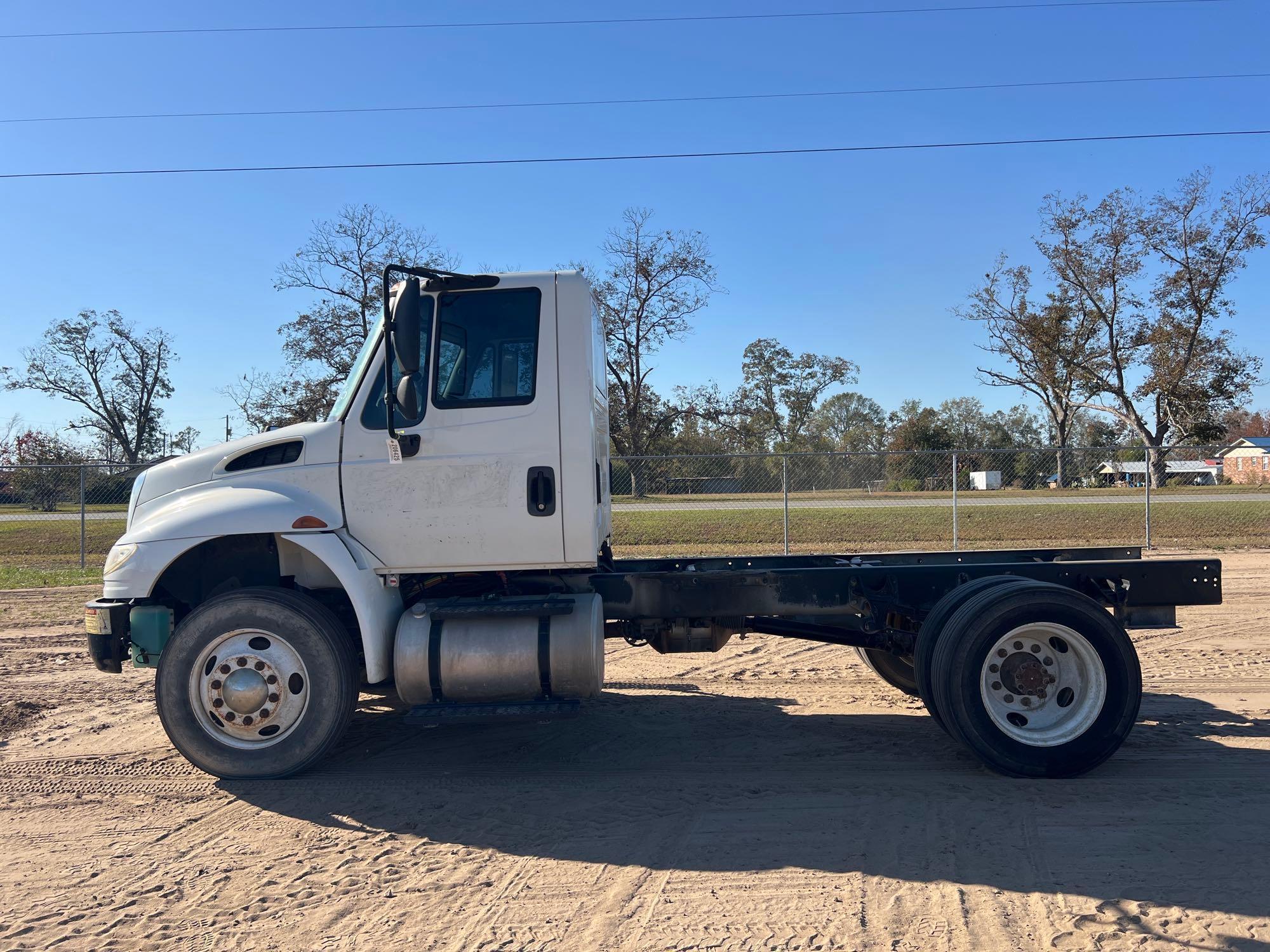 2016 INTERNATIONAL 4300 SBA FLAT TOP ROAD TRACTOR