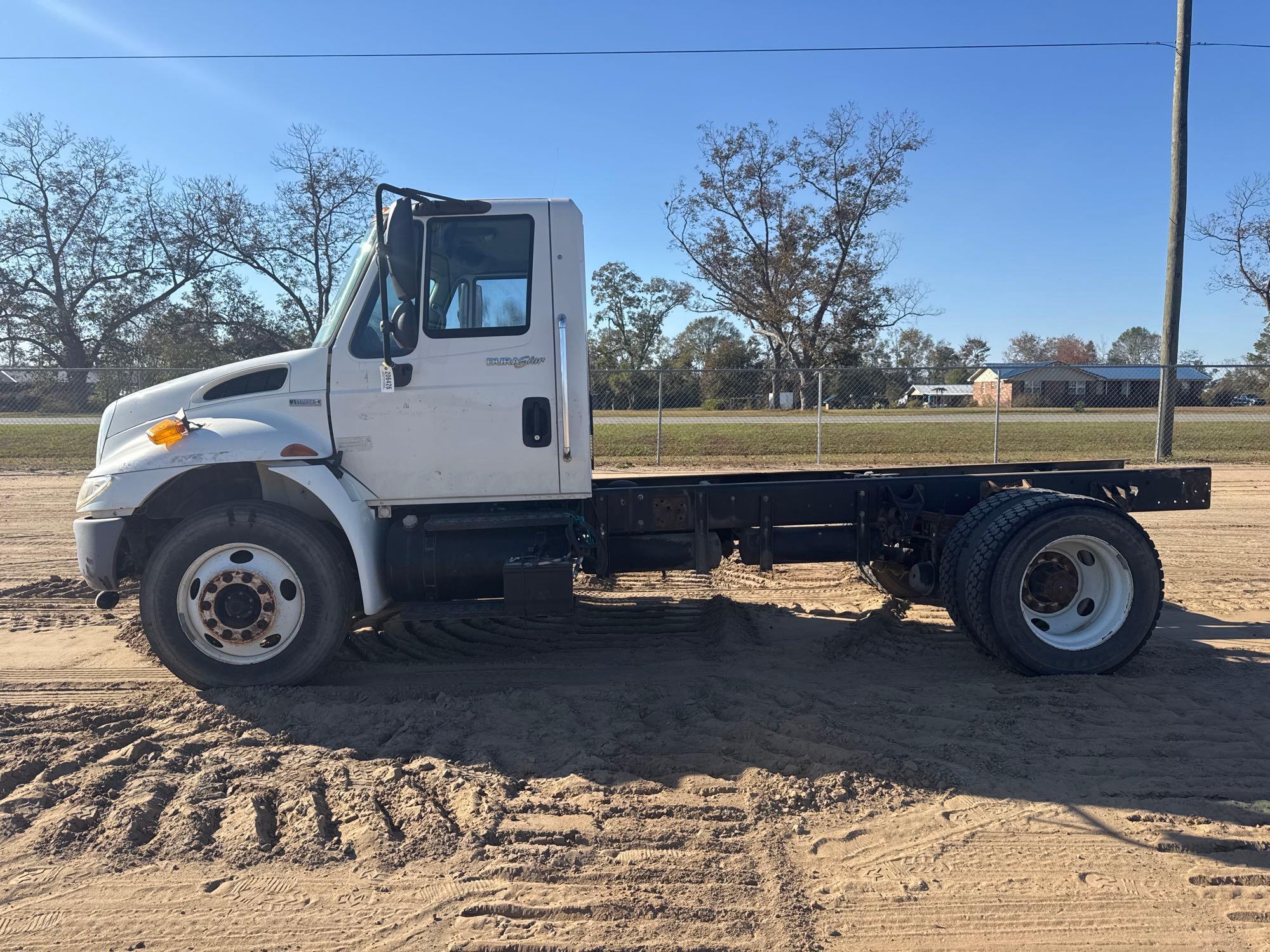 2009 INTERNATIONAL DURASTAR 4300 SBA ROAD TRACTOR