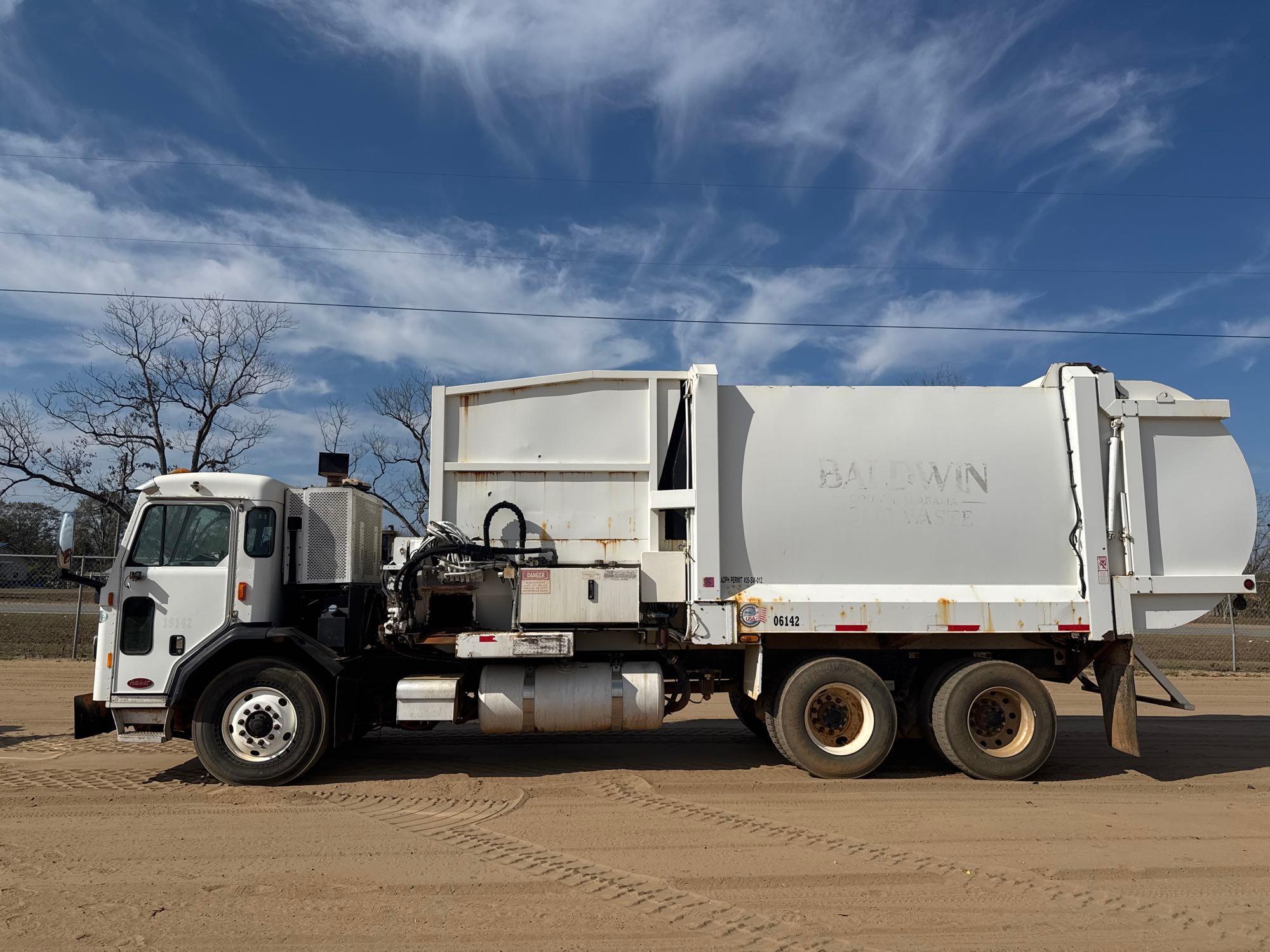 2019 PETERBILT PB520 GARBAGE/SANITATION TRUCK