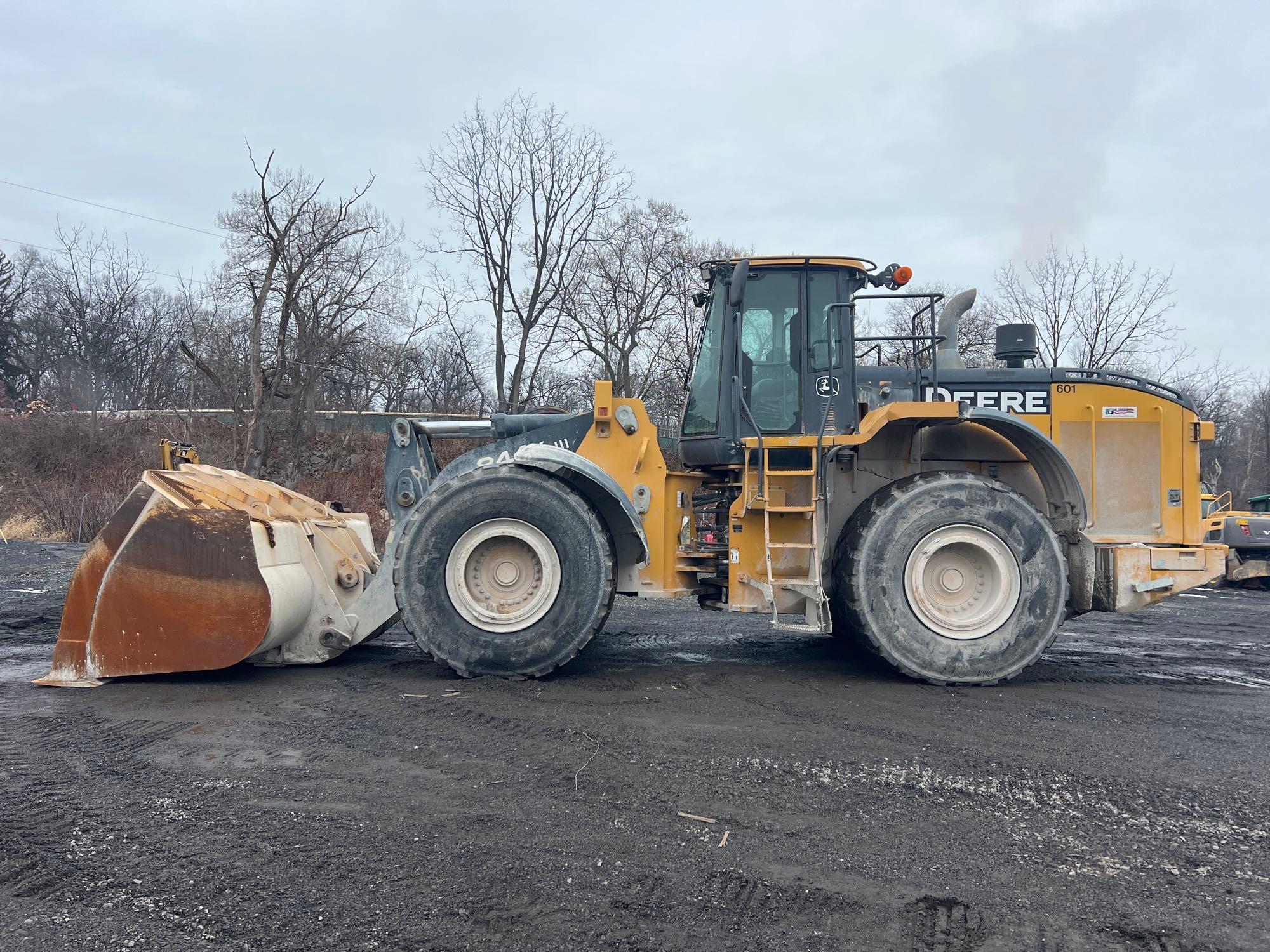 2018 JOHN DEERE 844K-III AG HANDLER WHEEL LOADER