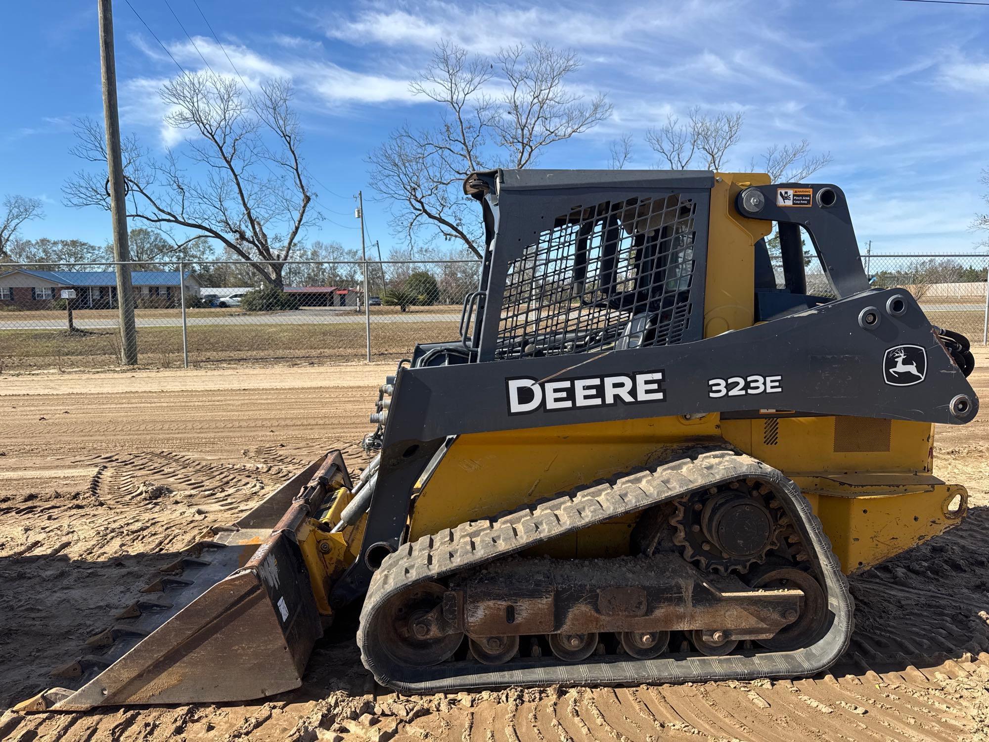 2018 JOHN DEERE 323E SKID STEER