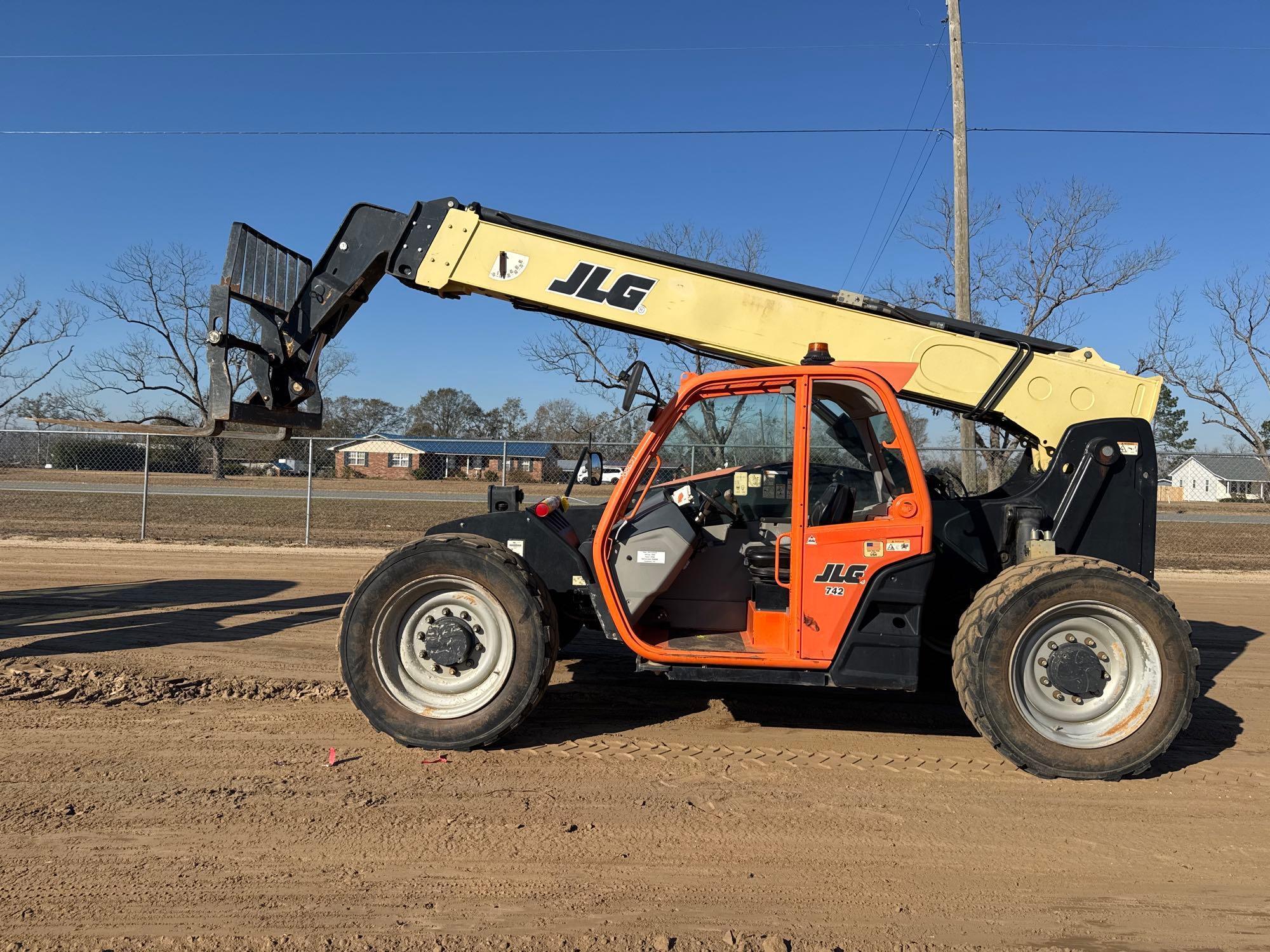 2018 JLG 742 TELESCOPIC FORKLIFT