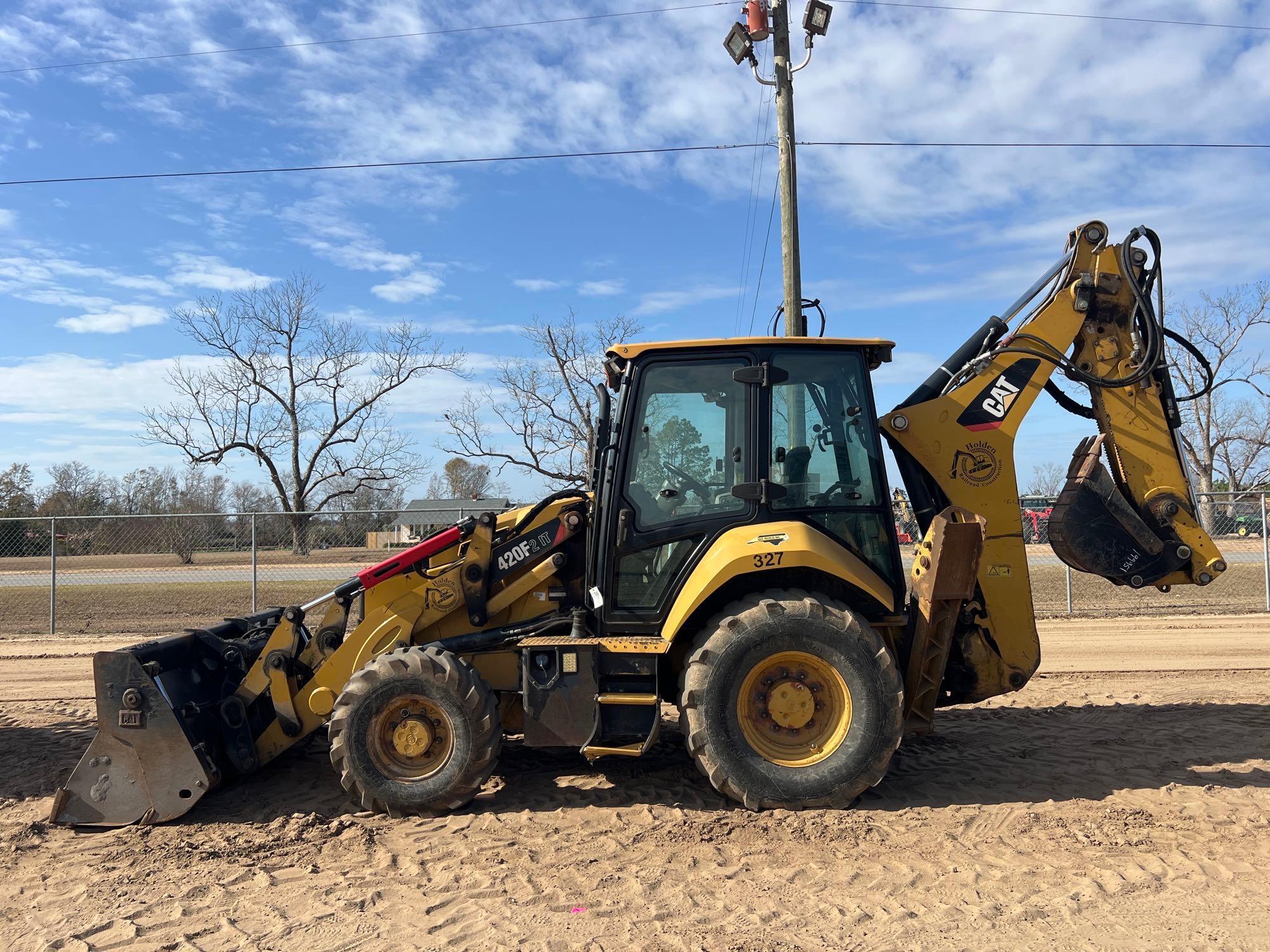 2019 CATERPILLAR 420F2 IT BACKHOE