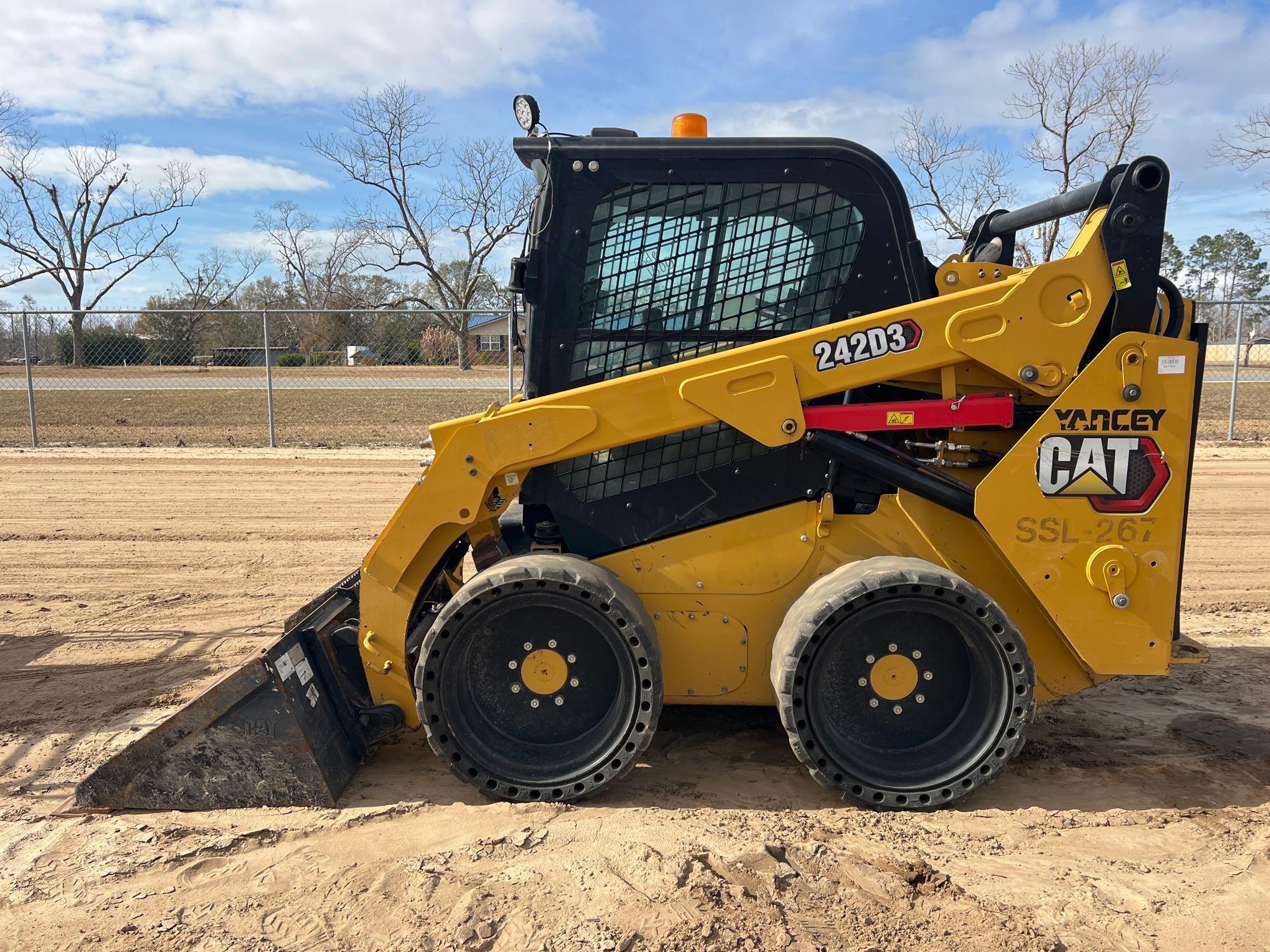 2020 CATERPILLAR 242D3 SKID STEER