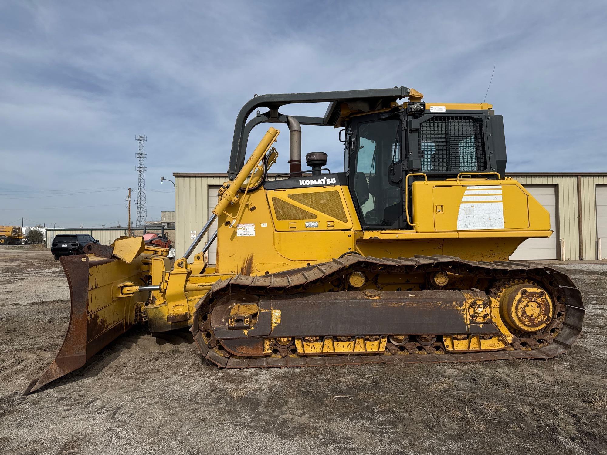 2011 KOMATSU D65PX-16 CRAWLER DOZER