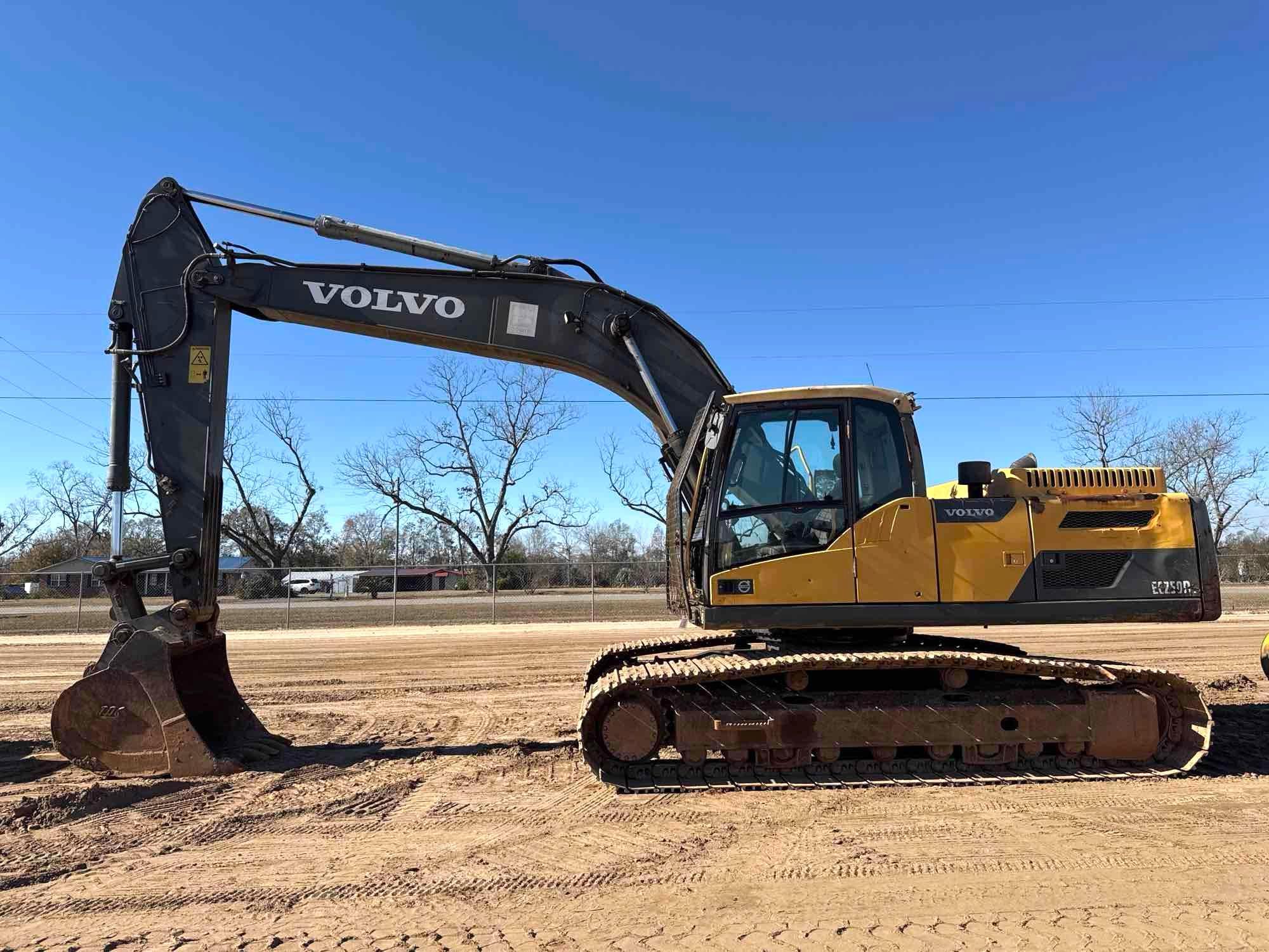 2013 VOLVO EC250DL EXCAVATOR