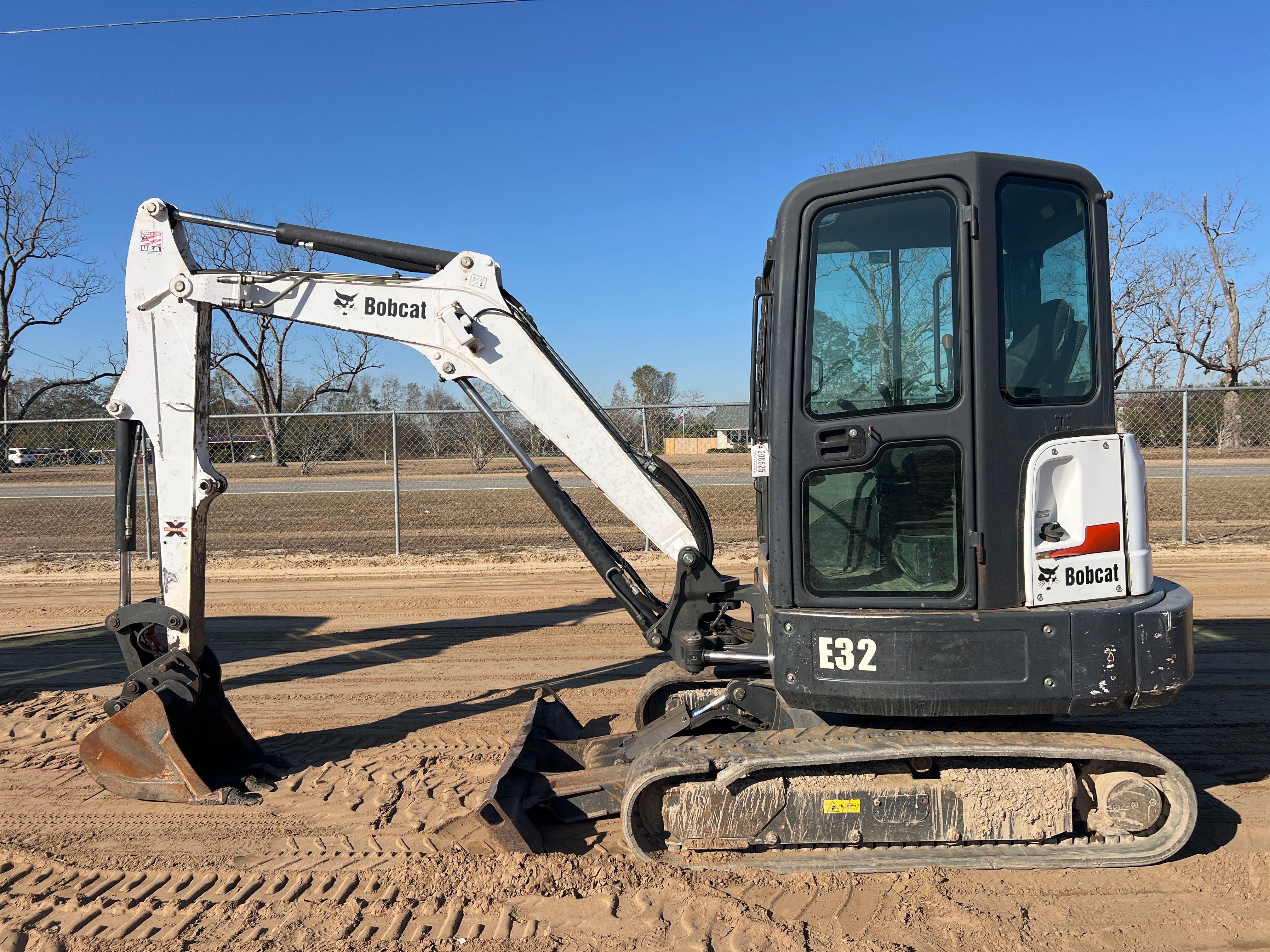 2014 BOBCAT E32 EXCAVATOR