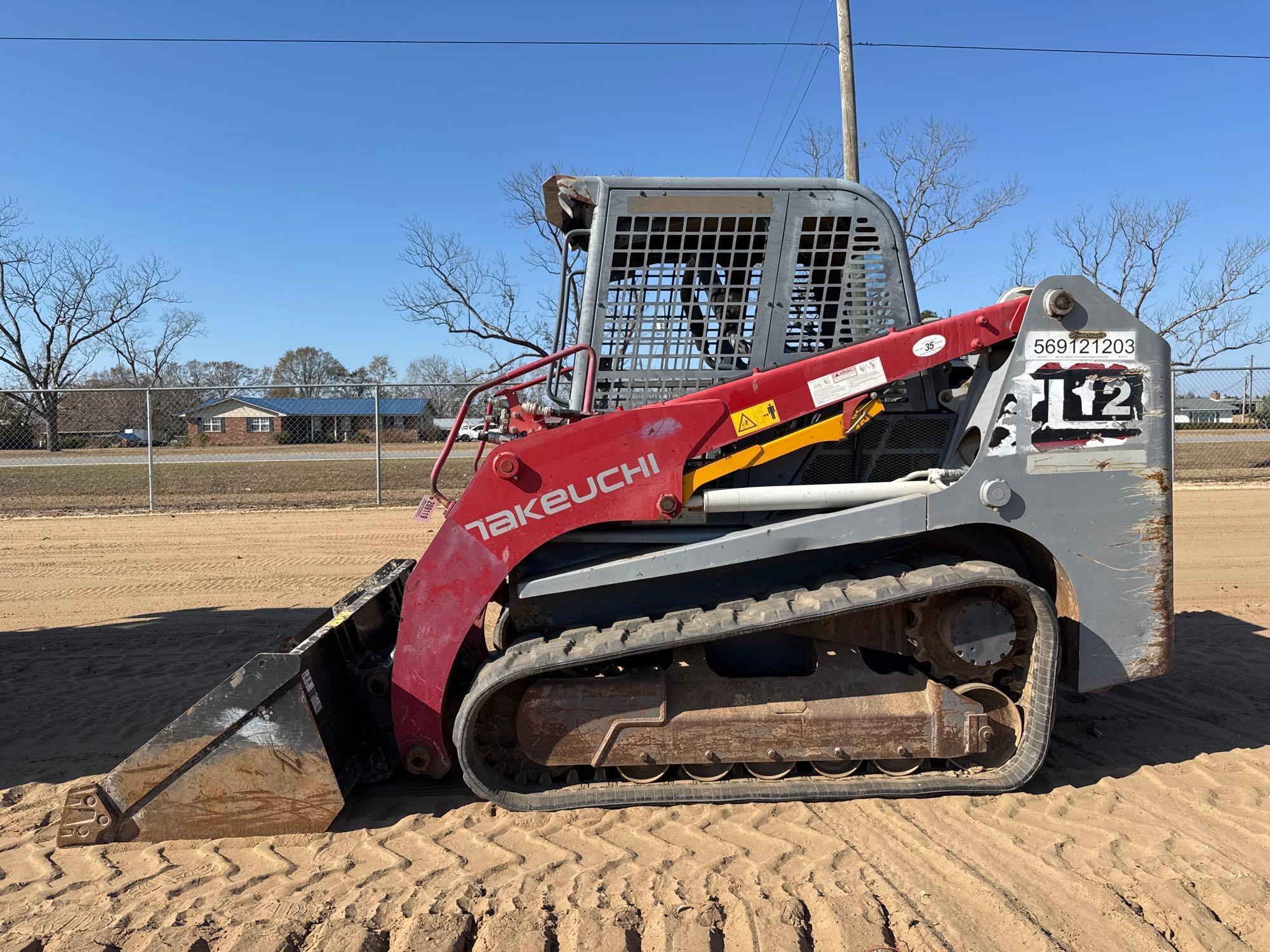 2014 TAKEUCHI TL12 SKID STEER