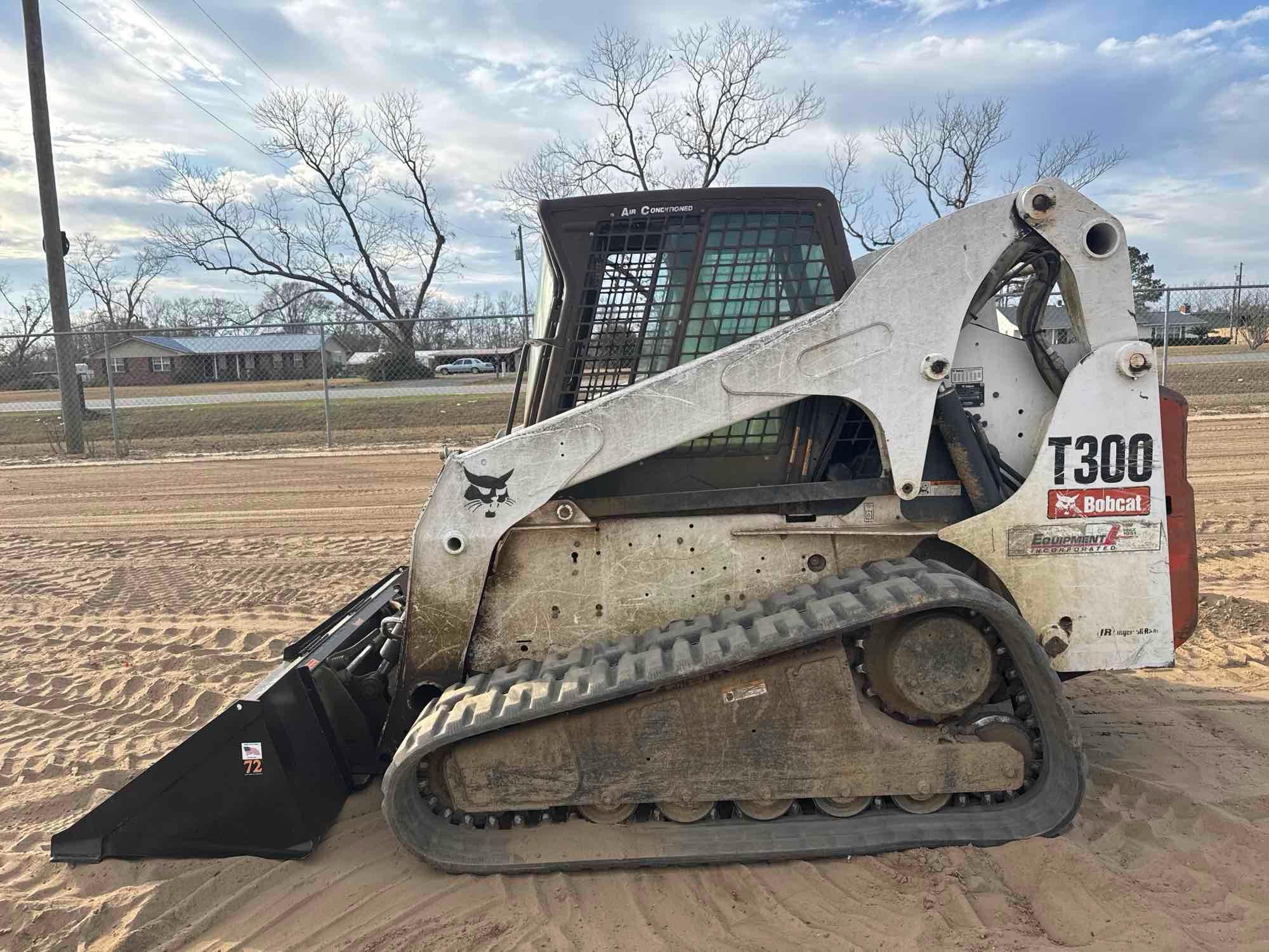 CATERPILLAR 279D SKID STEER