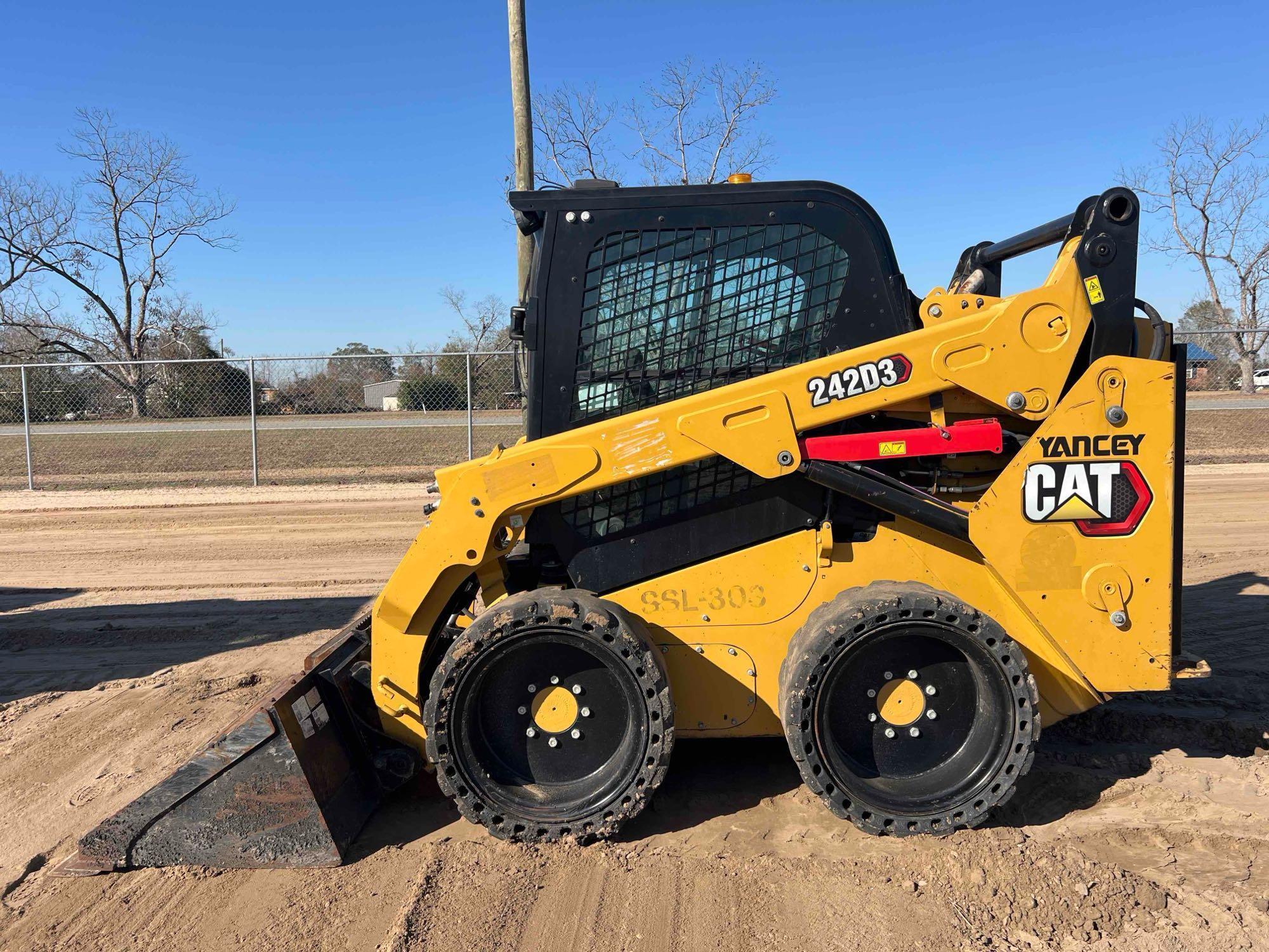 2022 CATERPILLAR 242D3 SKID STEER