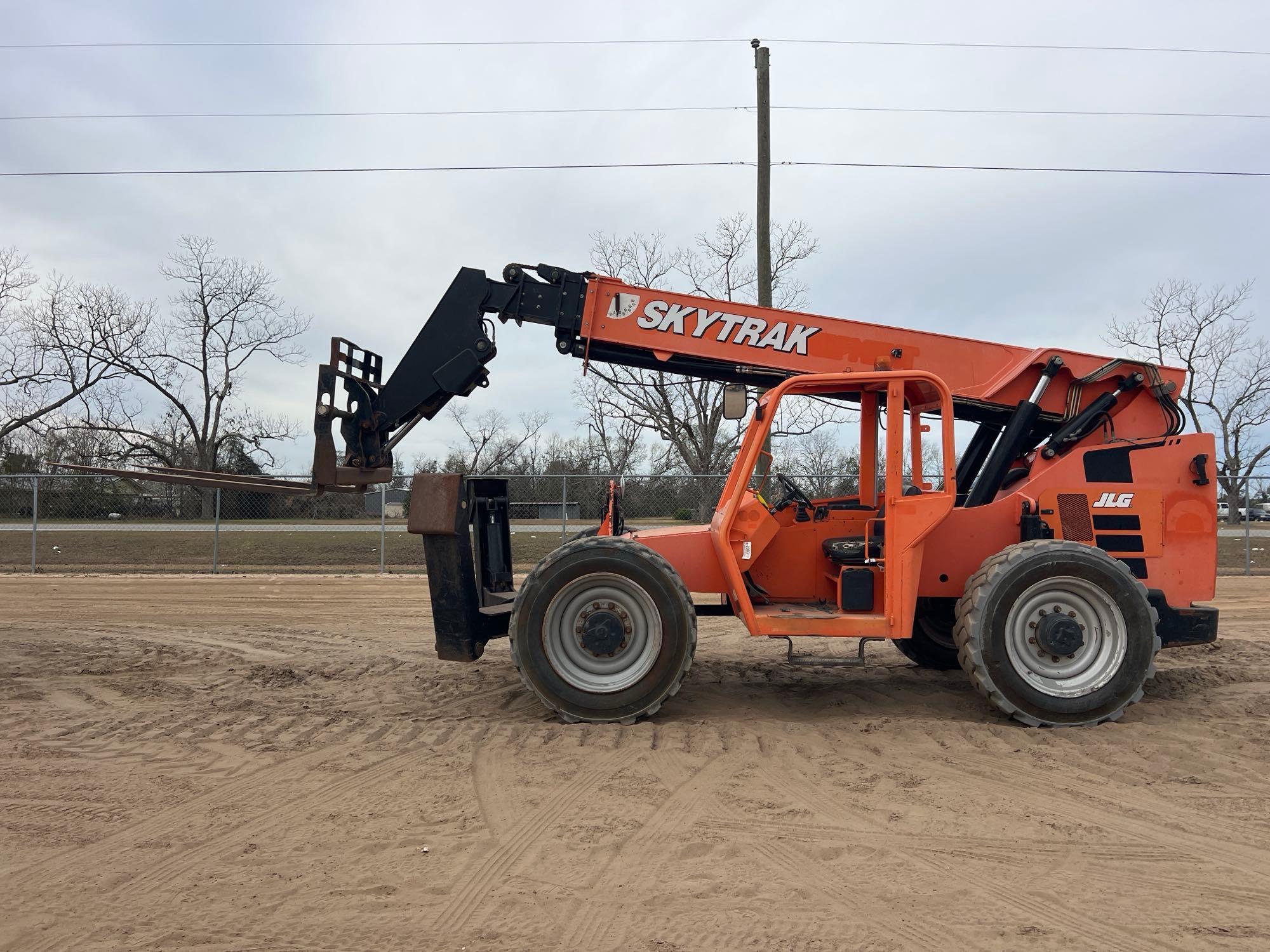 JLG SKYTRACK 10054 TELESCOPIC FORKLIFT