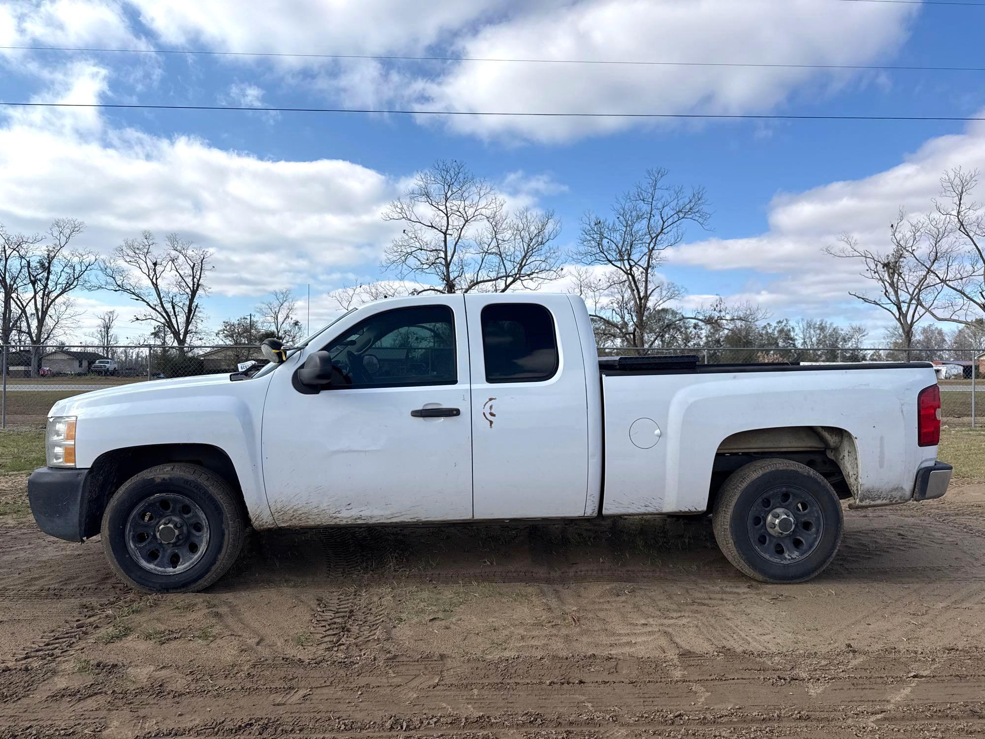 2013 CHEVROLET SILVERADO EXT CAB TRUCK