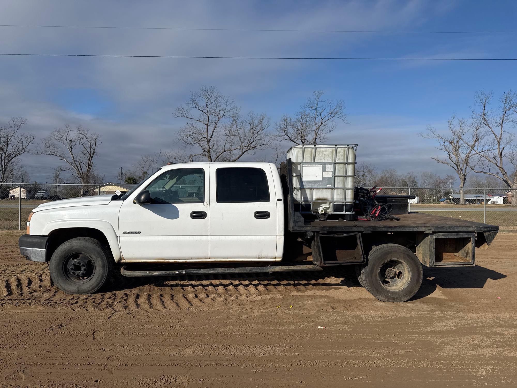 2005 CHEVROLET 3500 HD CREW CAB FLATBED TRUCK