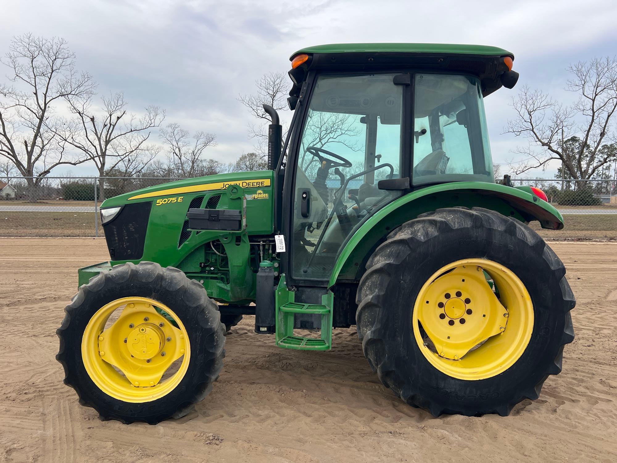 JOHN DEERE 5075E TRACTOR