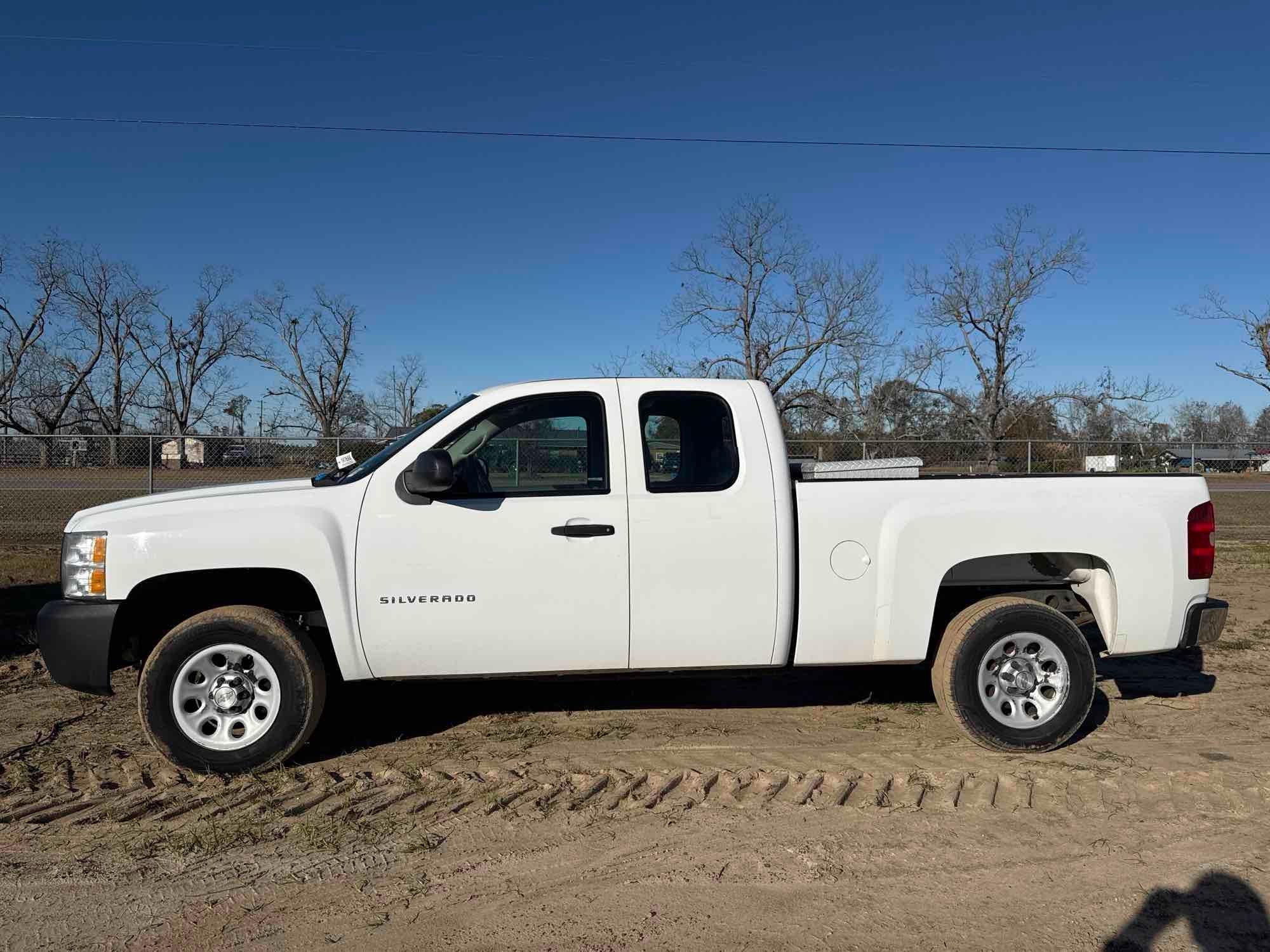 2013 CHEVROLET SILVERADO EXT CAB TRUCK