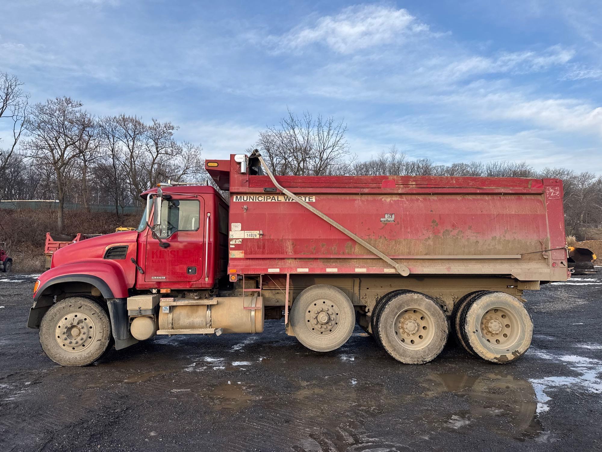 2007 MACK GRANITE CV713 DUMP TRUCK