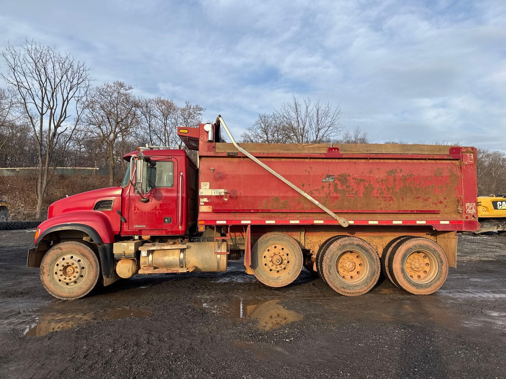 2007 MACK GRANITE CV713 DUMP TRUCK