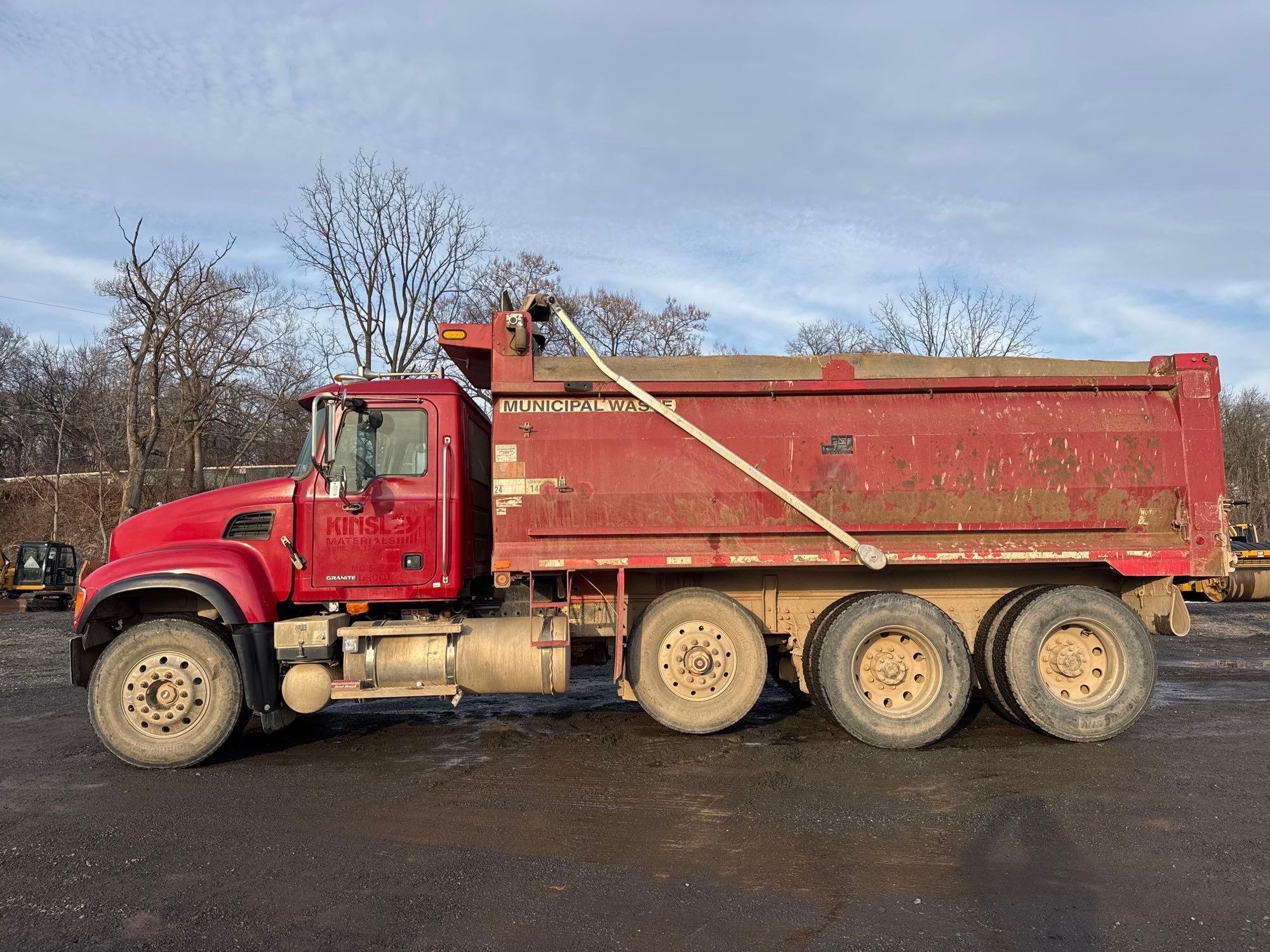 2007 MACK GRANITE CV713 DUMP TRUCK