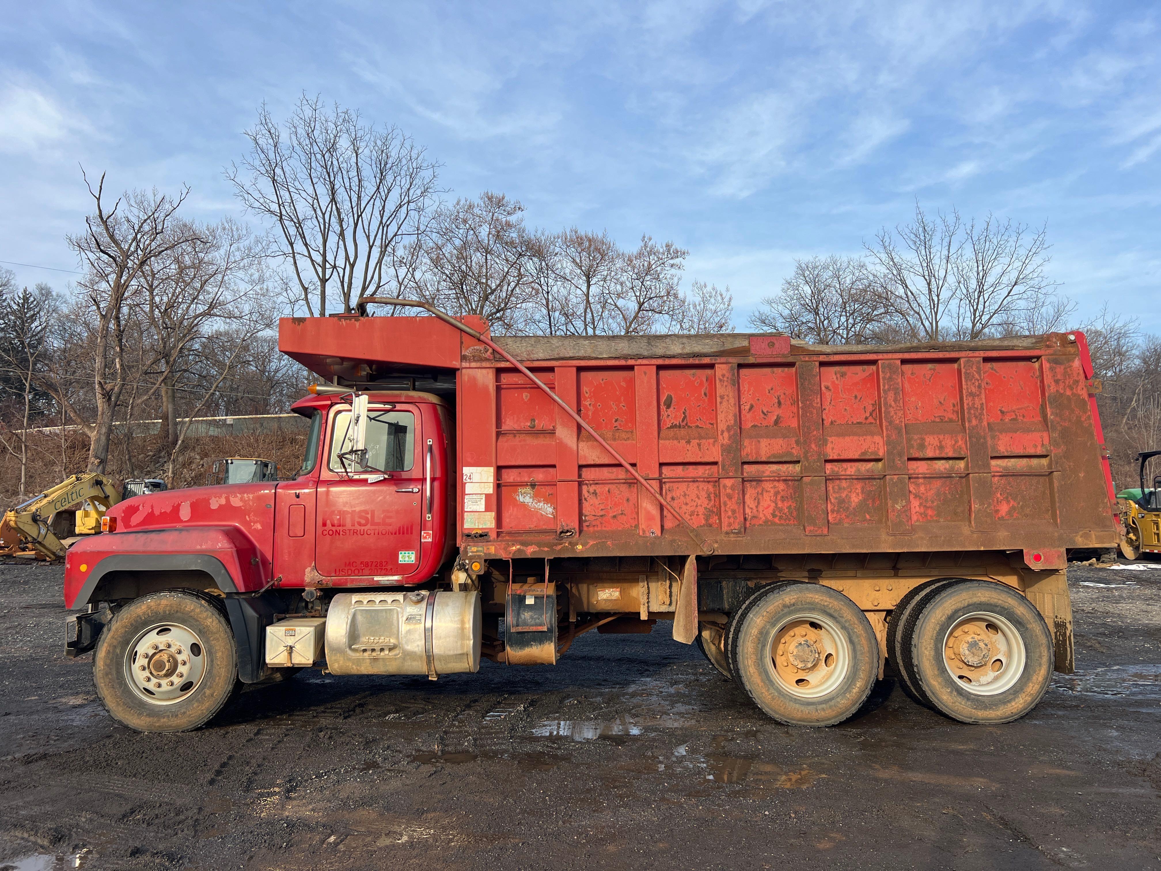 1998 MACK RD690S DUMP TRUCK
