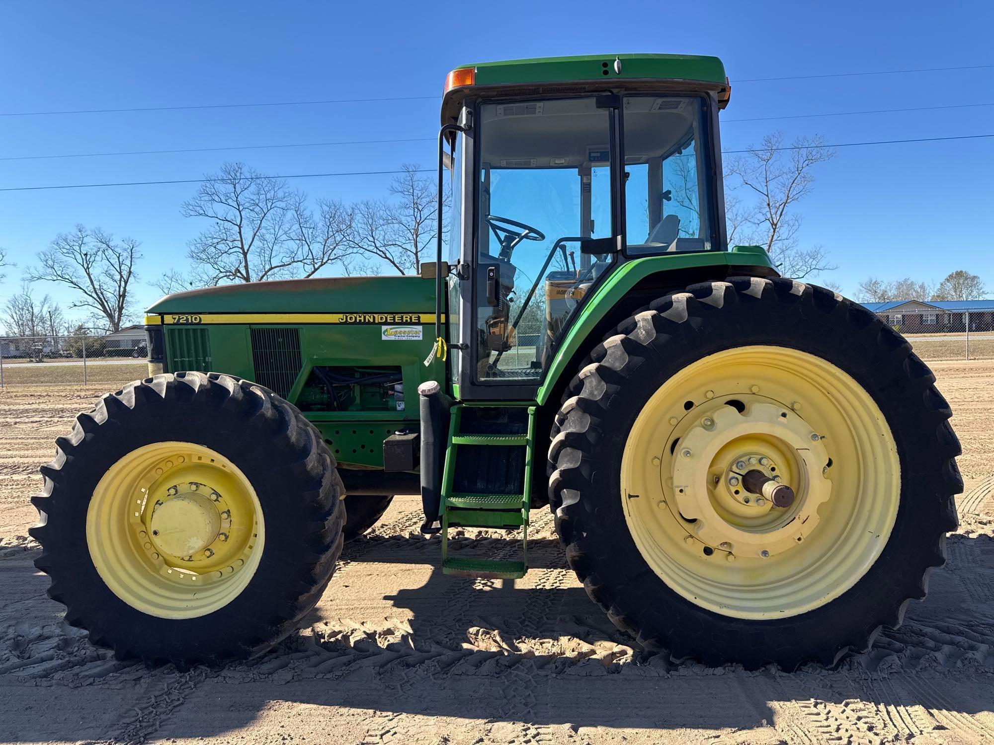 JOHN DEERE 7210 TRACTOR