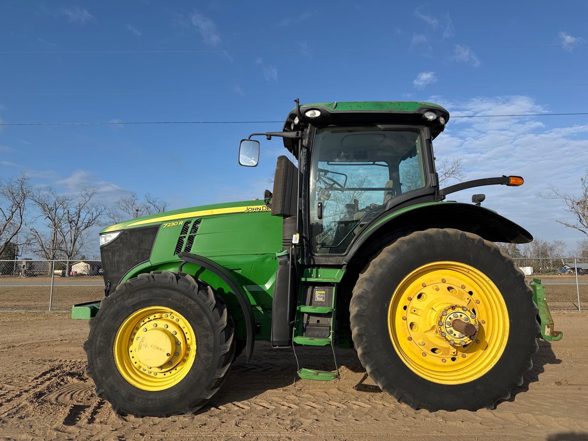 JOHN DEERE 7230R TRACTOR