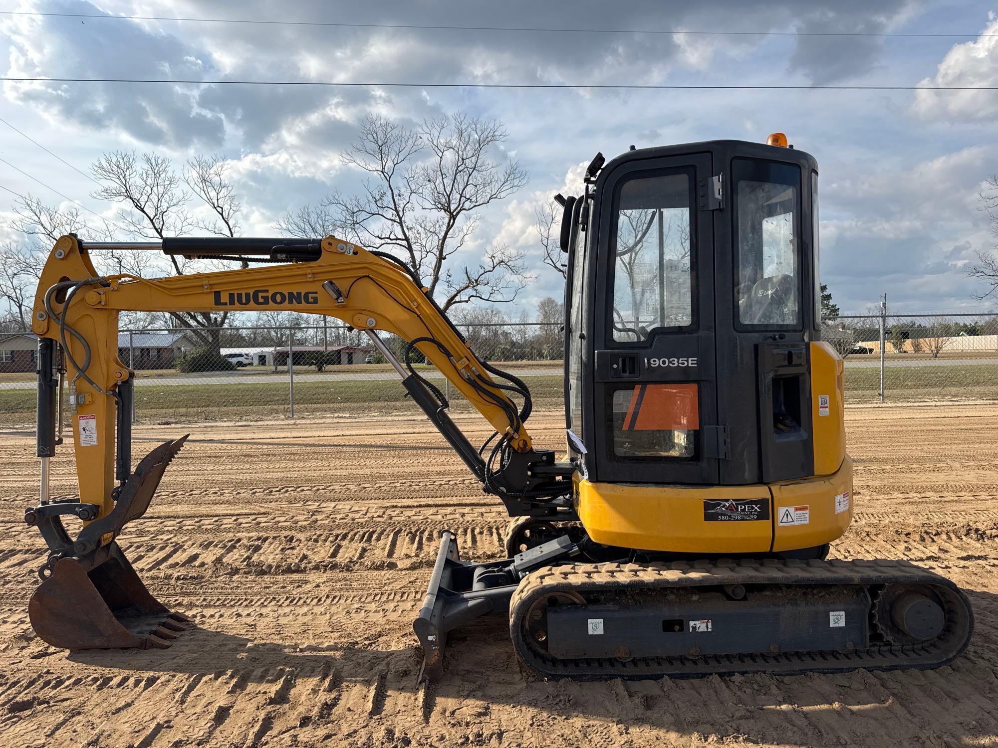 GUIGONG CLG9035E EXCAVATOR