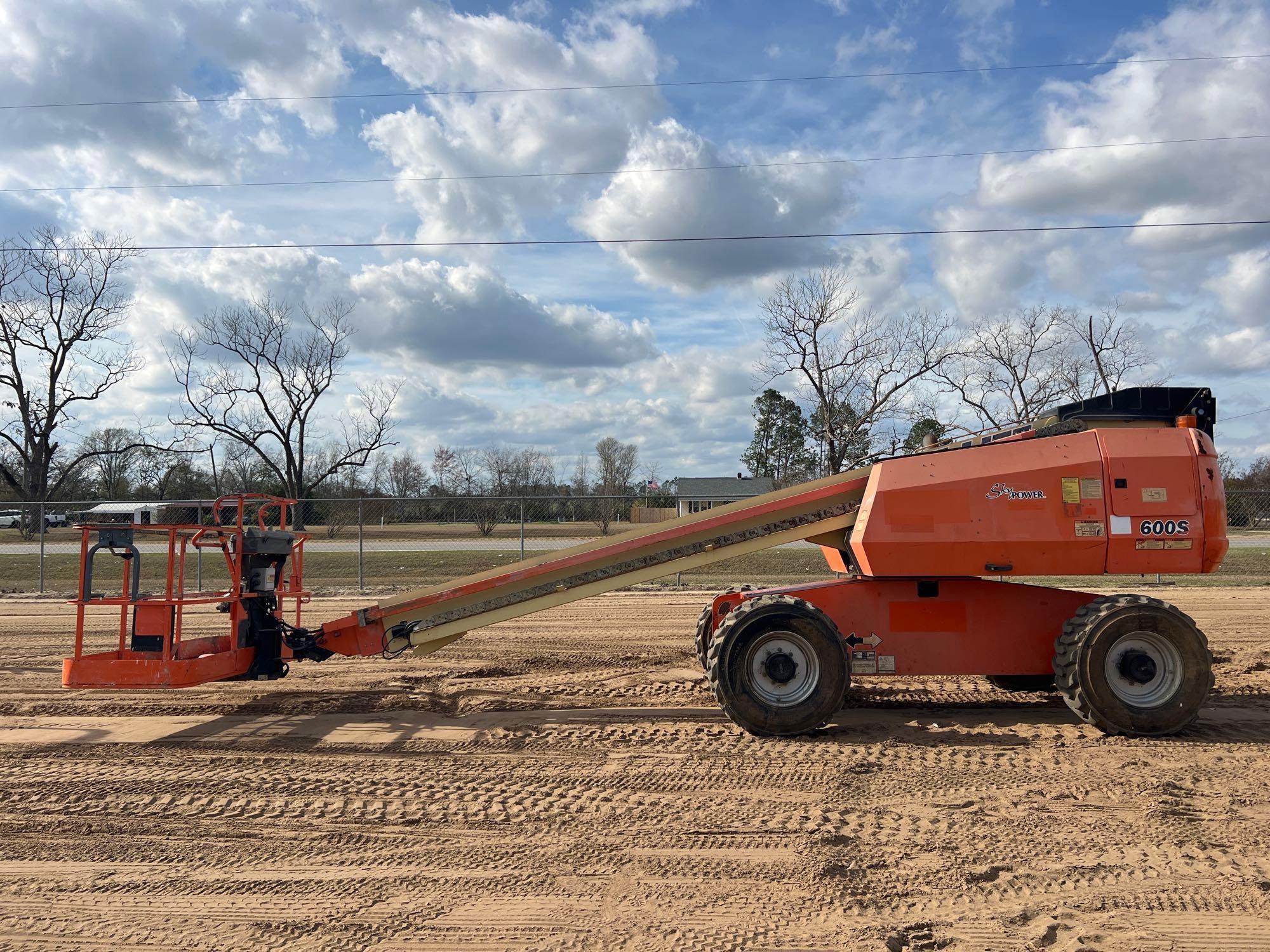 2008 JLG 600S TELESCOPIC BOOM LIFT