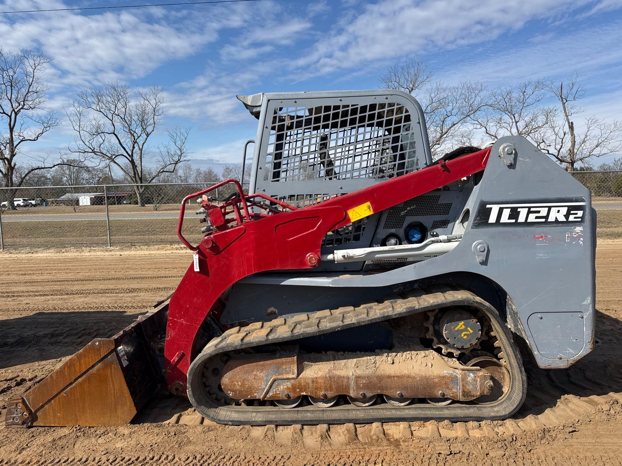 TAKEUCHI TL12R2 SKID STEER