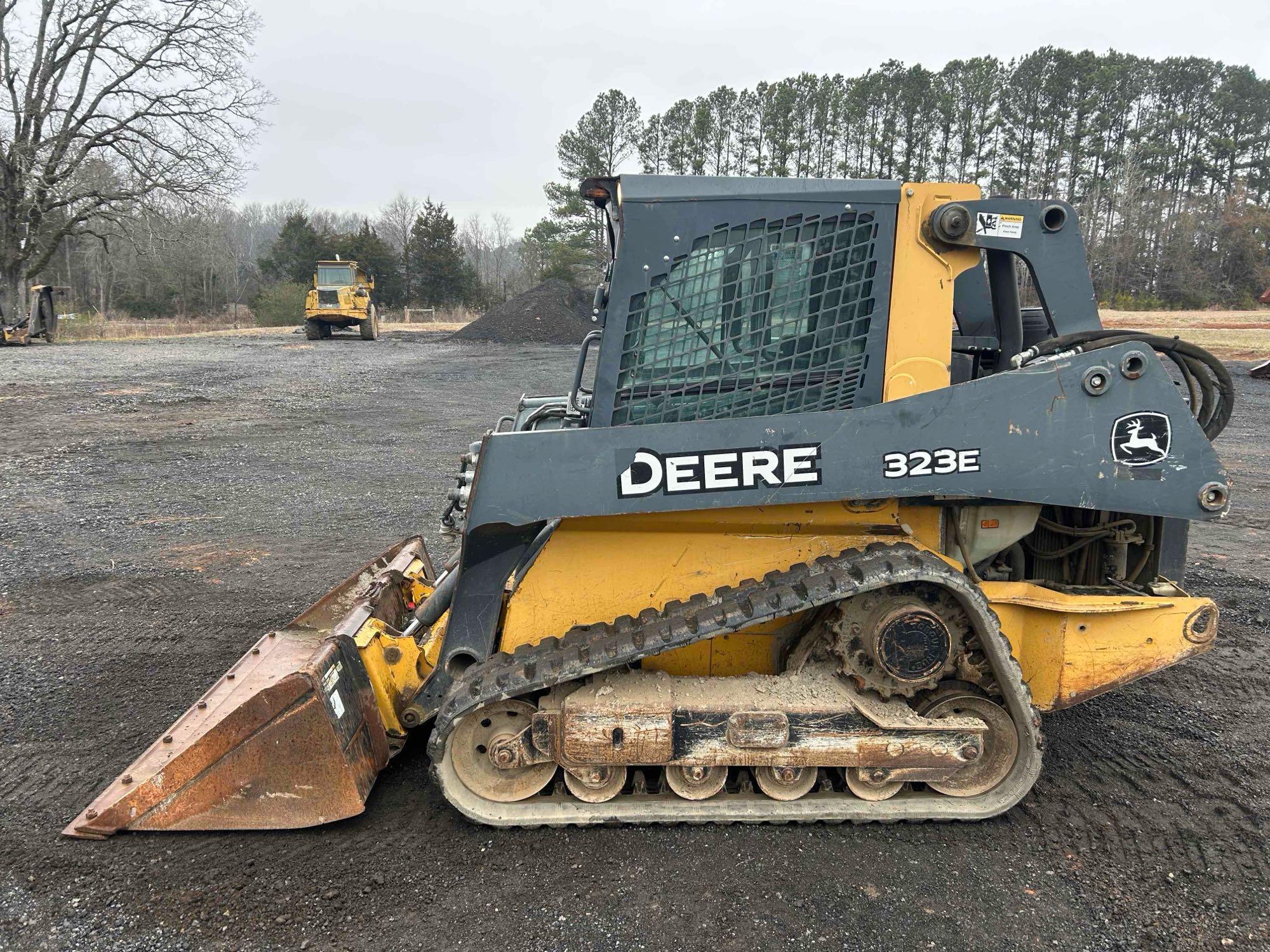 2014 JOHN DEERE 323E SKID STEER