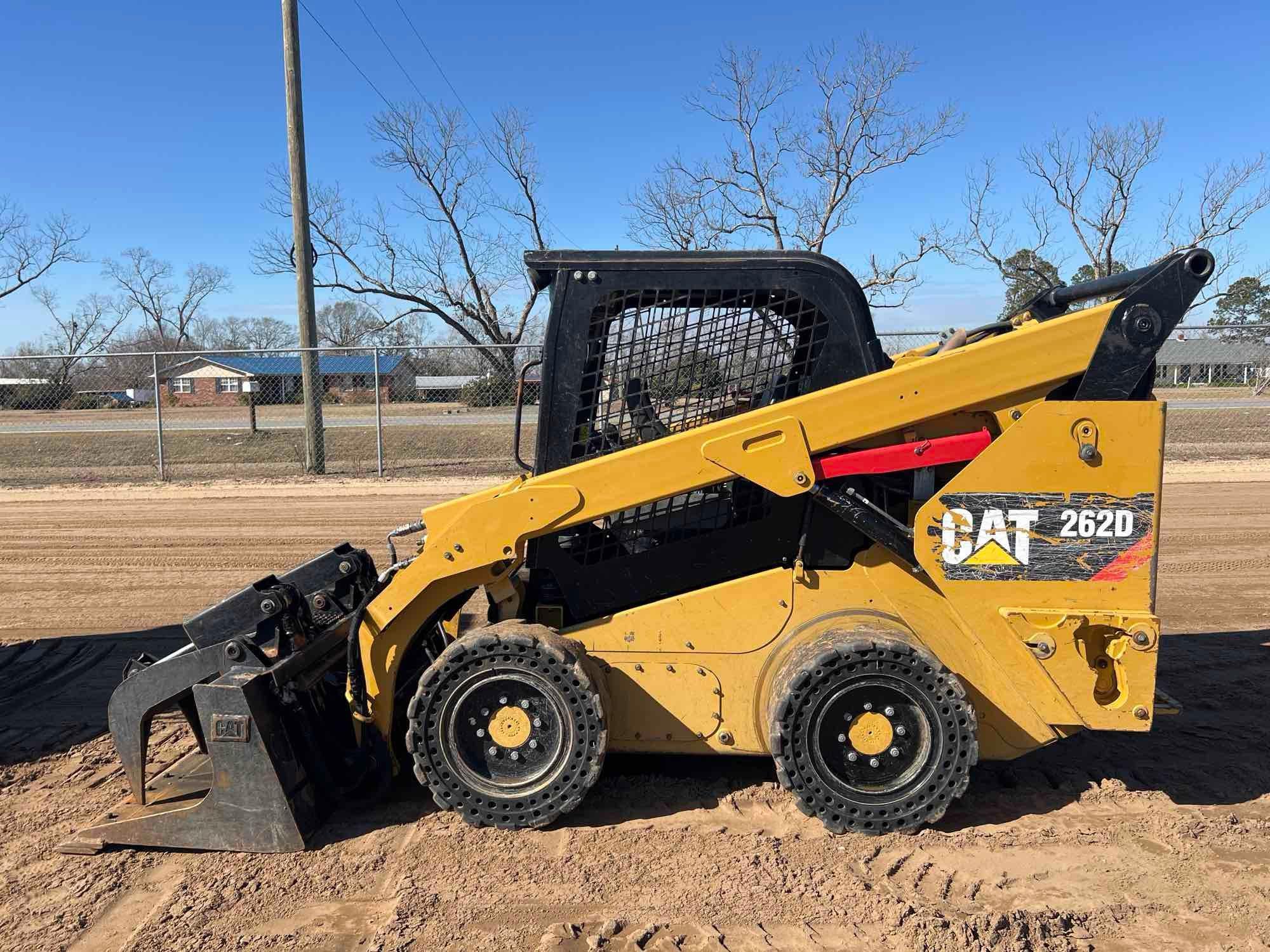 2017 CATERPILLAR 262D SKID STEER