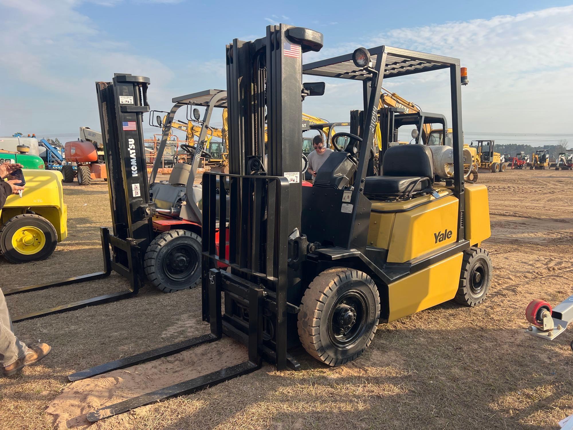 YALE GLP050RGNUAE086-LP STRAIGHT MAST FORKLIFT