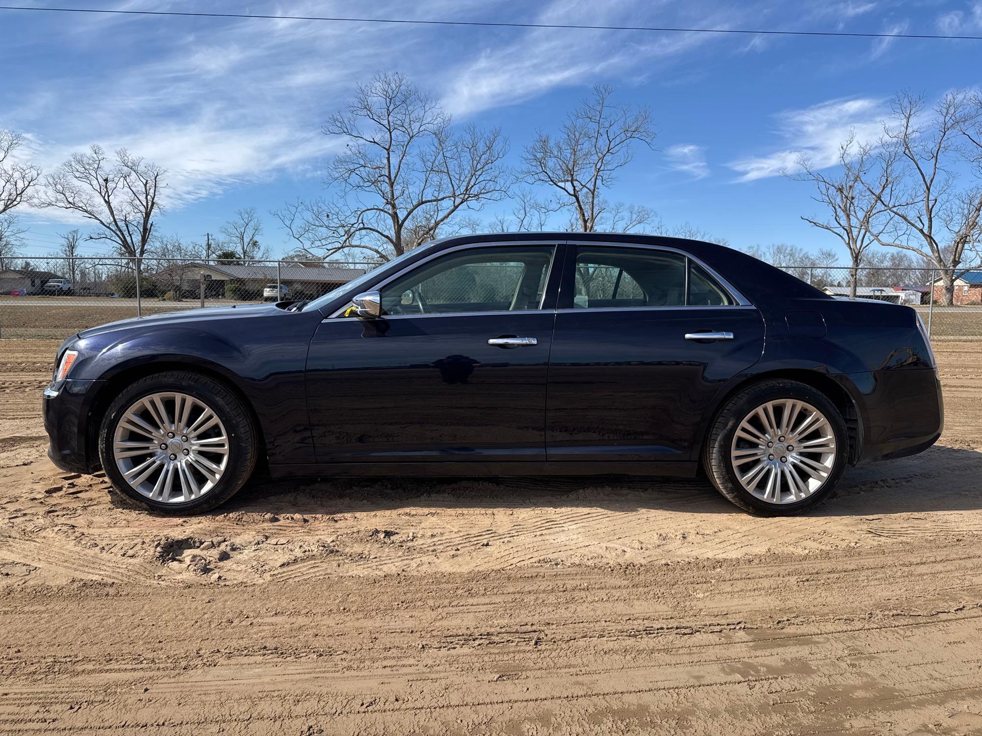 2011 CHRYSLER 300 SEDAN