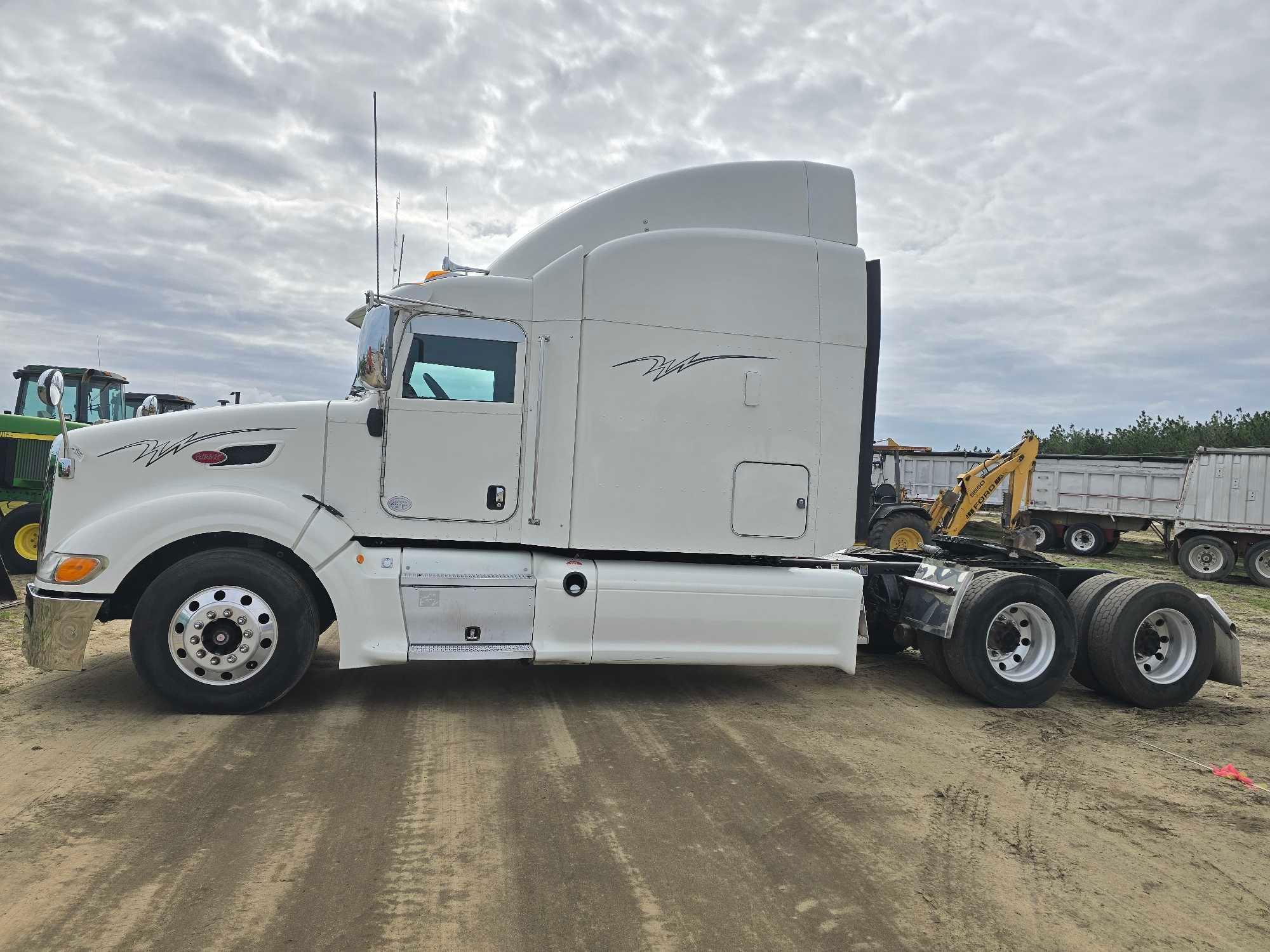 2012 PETERBILT 386 T/A ROAD TRACTOR