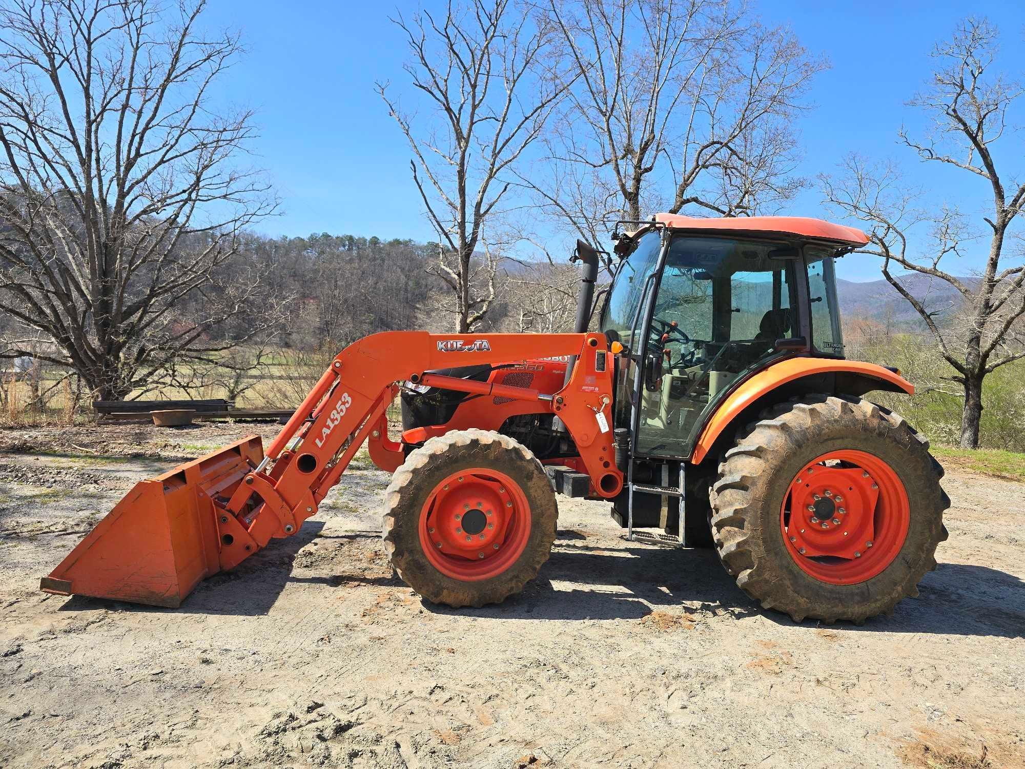 KUBOTA M8560 TRACTOR