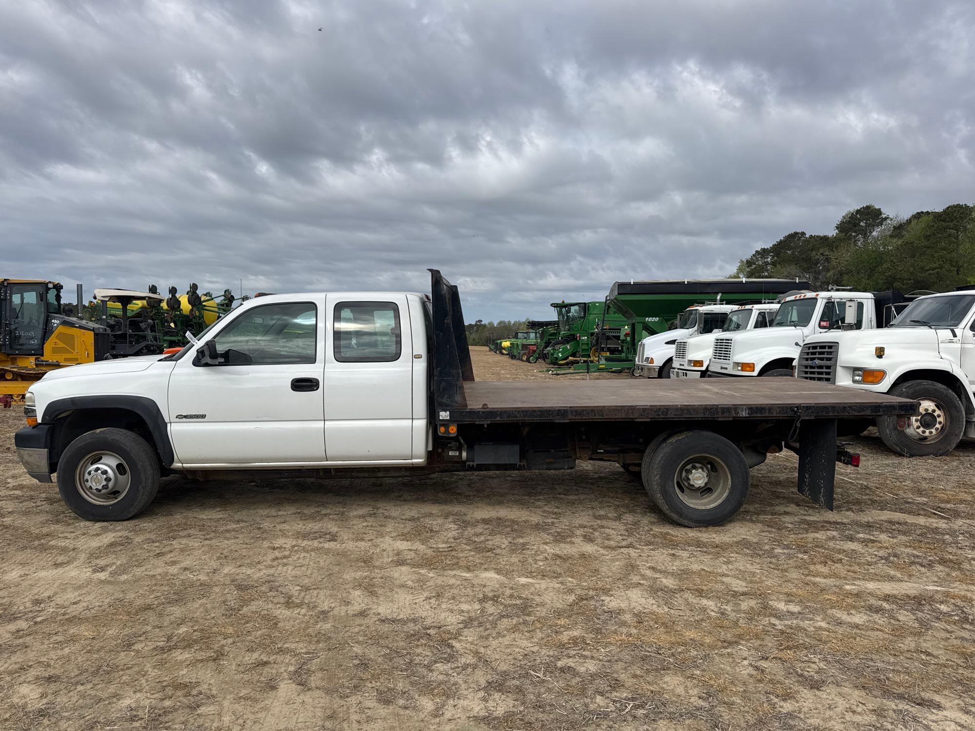 2002 CHEVROLET 3500 FLATBED TRUCK