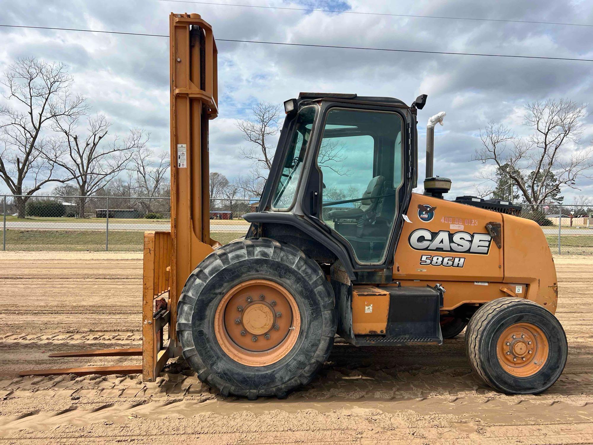 CASE 586H ROUGH TERRAIN FORKLIFT