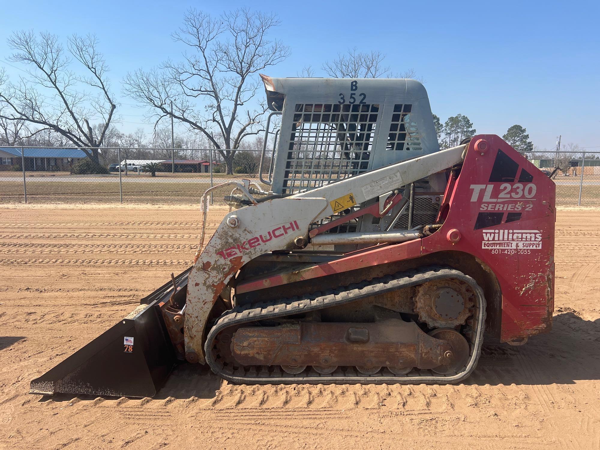 TAKEUCHI TL230 SERIES 2 SKID STEER